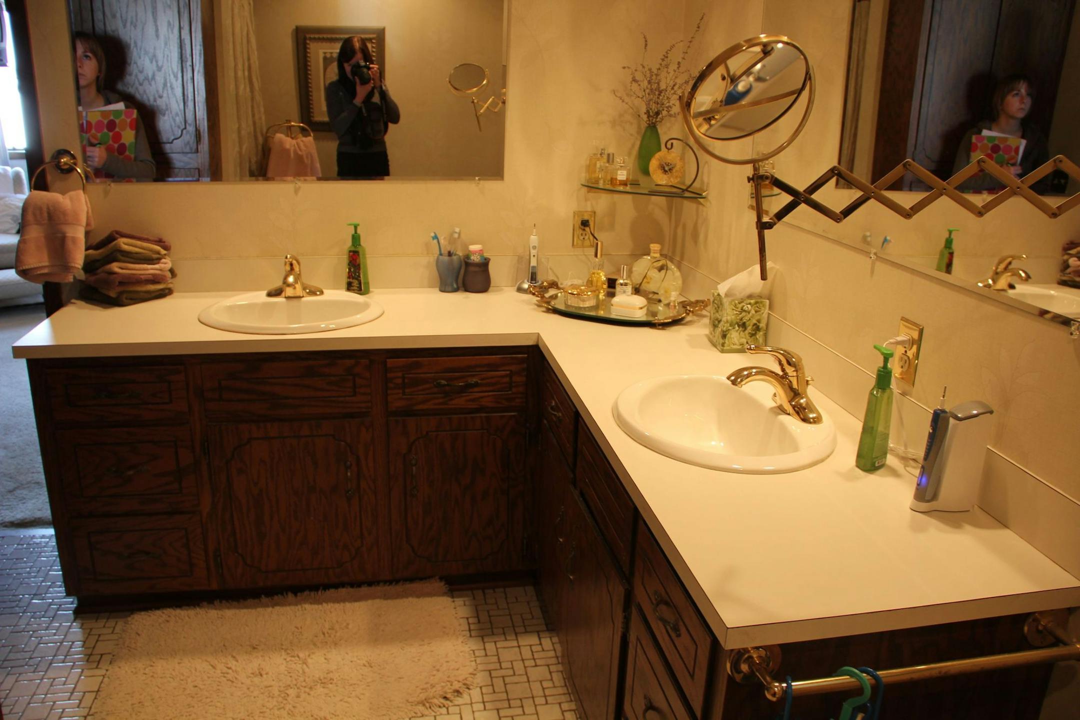 BEFORE: Hutchinson master bath