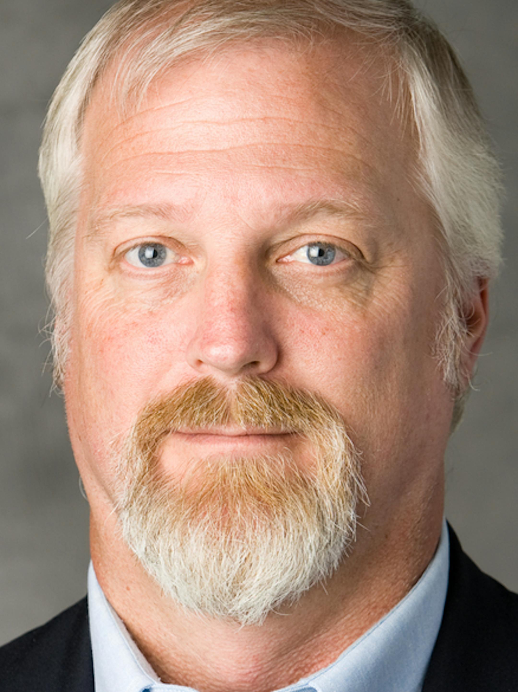 Studio portrait of new Opus College of Business (Entrepreneurship) faculty David Deeds. Taken August 27, 2008. ORG XMIT: MIN1412161631080011