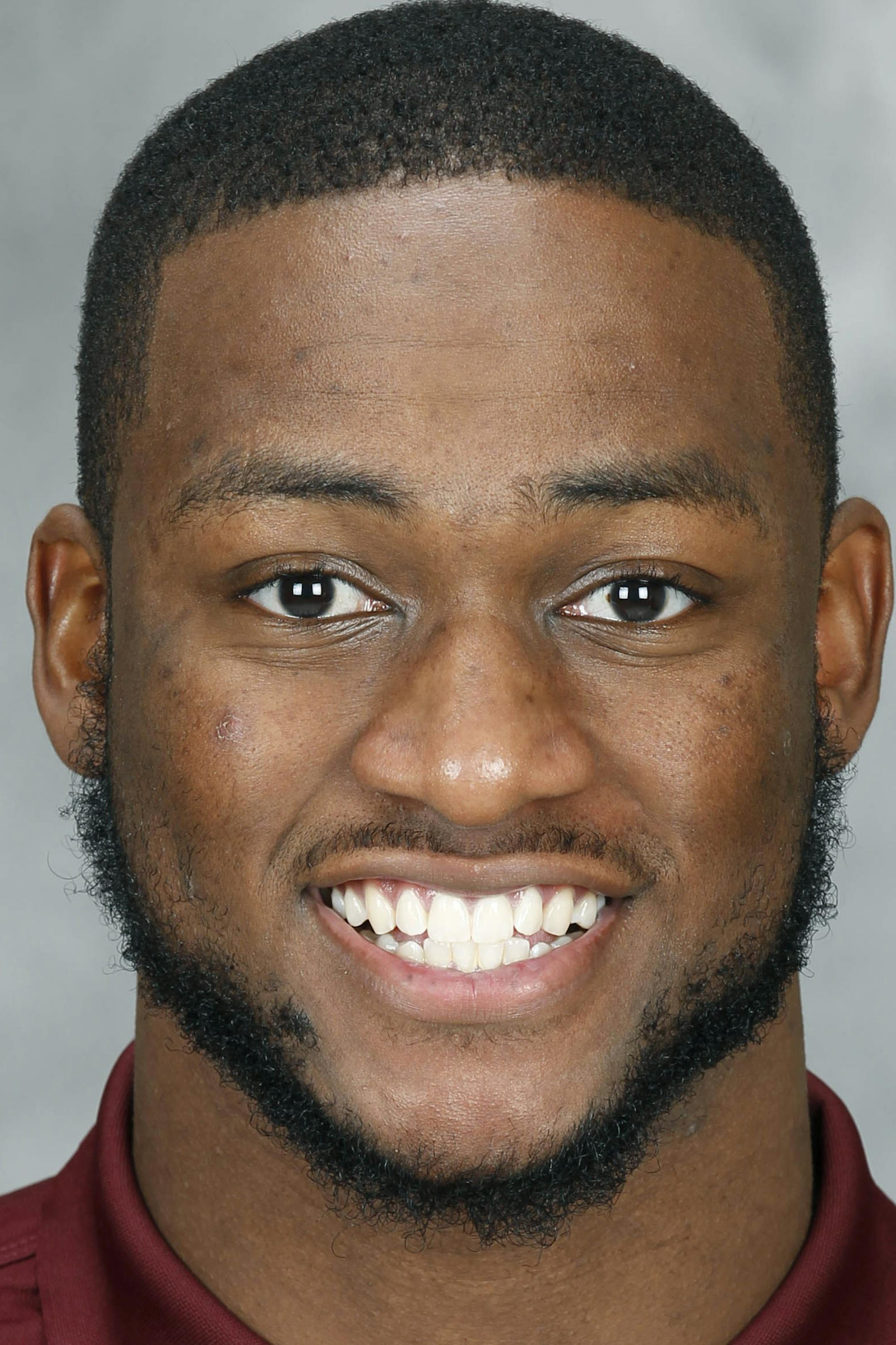 Gophers defensive end Theiren Cockran