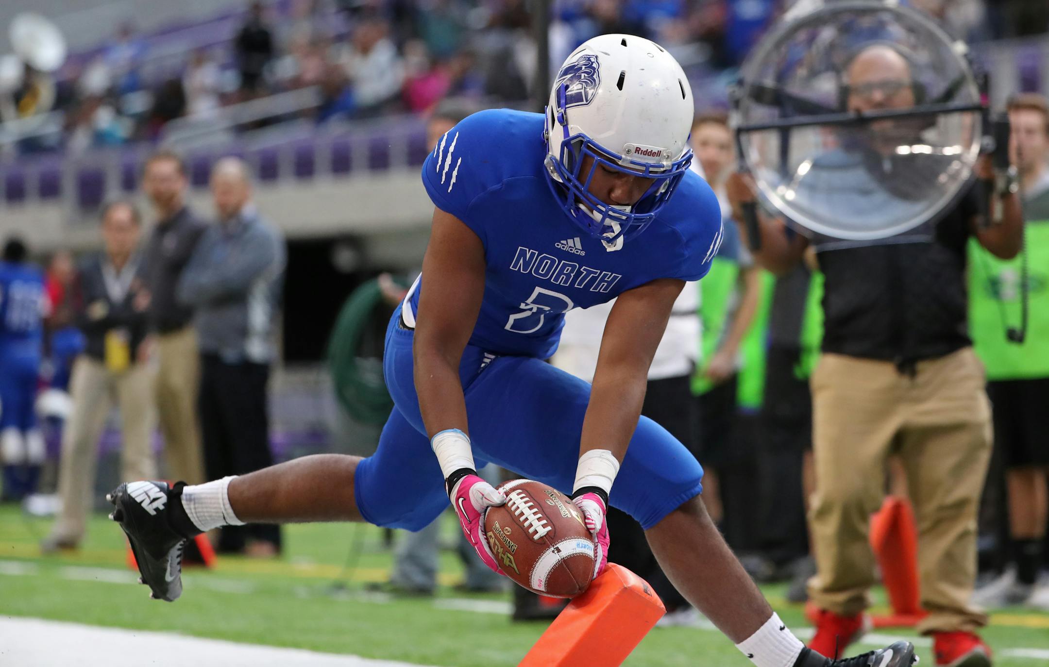 Kehyan Porter tried to score on a two-point conversion for Minneapolis North during the Prep Bowl (Shari Gross, Star Tribune)