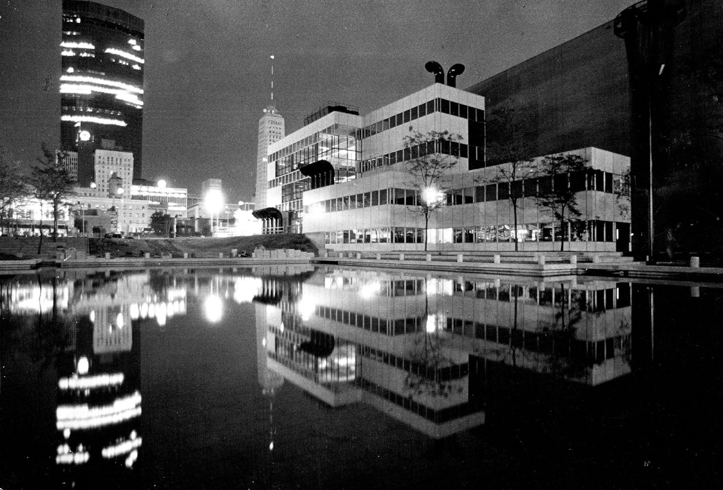 August 20, 1975 A REFLECTING POOL mirrored a panoramic view of the IDS Center, the Foshay Tower and Orchestra Hall from this vantage point at Peavey Park. The new pool and fountains adjoin Orchestra Hall at 11th St. and Nicollet Mall. August 18, 1975 Steve Schluter, Minneapolis Star Tribune ORG XMIT: MIN2014111115303754