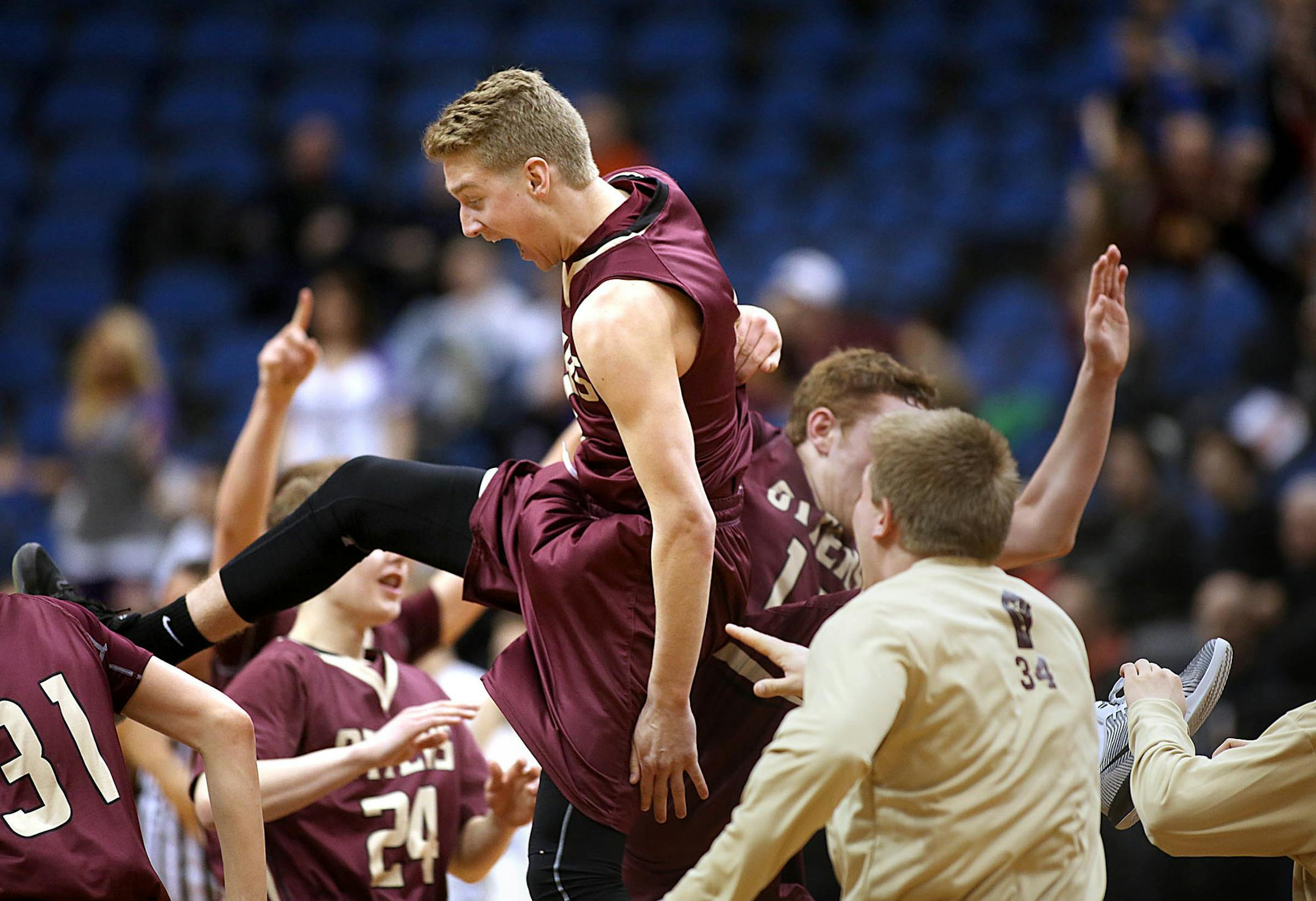 Fergus Falls players celebrated their dramatic 58-55 victory over Red Wing. ]JIM GEHRZ ï james.gehrz@startribune.com / Minneapolis, MN / March 10, 2016 /12:00 and 2:00 PM ñ BACKGROUND INFORMATION: Action and reaction from the semifinals of the Class 3A Boysí 2016 State High School Basketball Tournament at Target Center.Noon: DeLaSalle vs Monticello. DeLaSalle won the game, 59-45.2 PM: Red Wing vs Fergus Falls