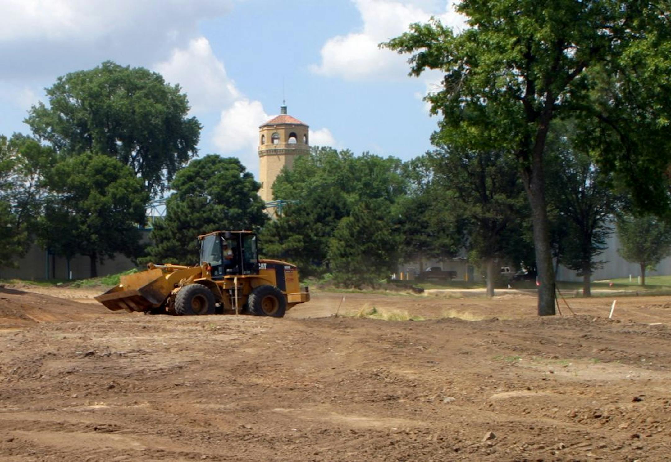 Construction is underway for the new golf course at Highland Park in St. Paul. See "Tee Time" item, Friday Aug 1, 2003, Star Tribune, page C16.