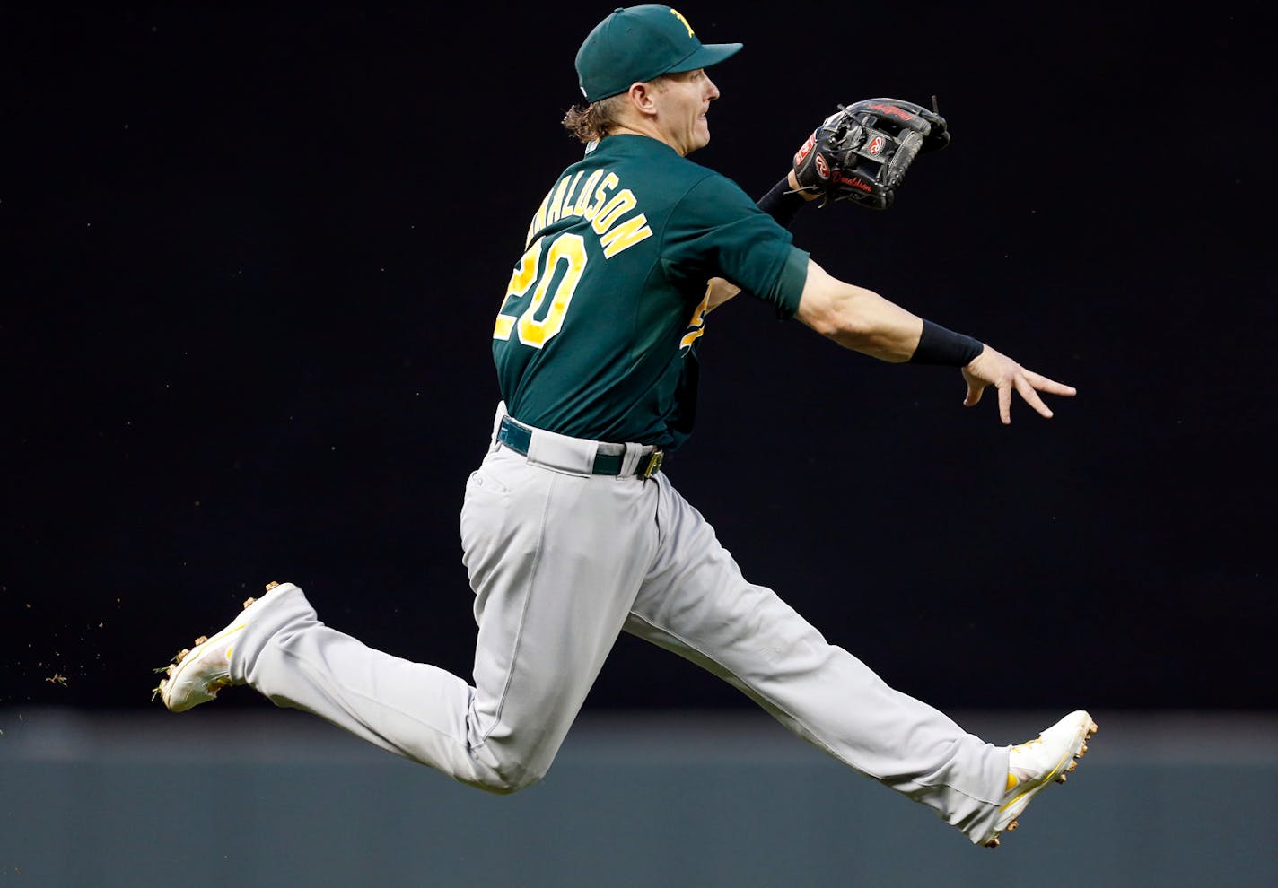 Oakland third baseman Josh Donaldson (20) threw out Brian Dozier in the first inning. ] CARLOS GONZALEZ cgonzalez@startribune.com September 10, 2013, Minneapolis, Minn., Target Field, MLB, Minnesota Twins vs. Oakland A‚Äôs Athletics