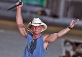 Kenny Chesney in concert at Target Field. (MARLIN LEVISON/STARTRIBUNE(mlevison@startribune.com