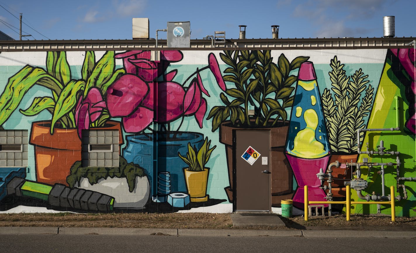 Mural by WUNDR & Ryoe "Untitled" in St. Paul, Minn. on Friday, October 16, 2020. ] RENEE JONES SCHNEIDER renee.jones@startribune.com