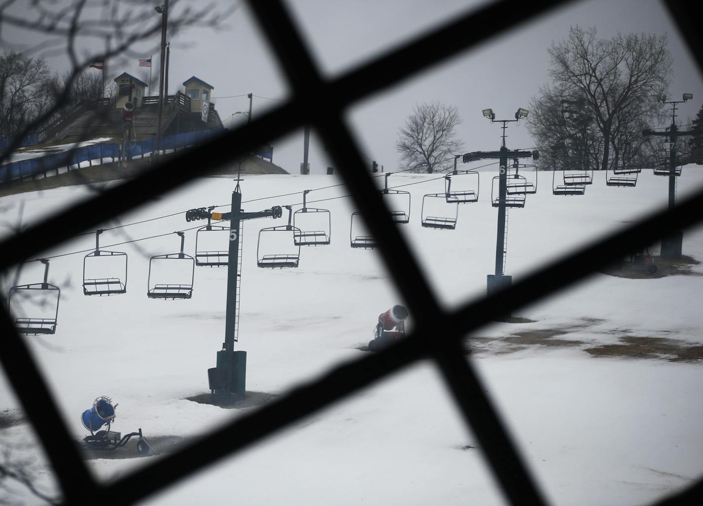 At Buck Hill, cold rain precluded skiing until later in the week.] Richard Tsong-Taatarii/rtsong-taatarii@startribune.com