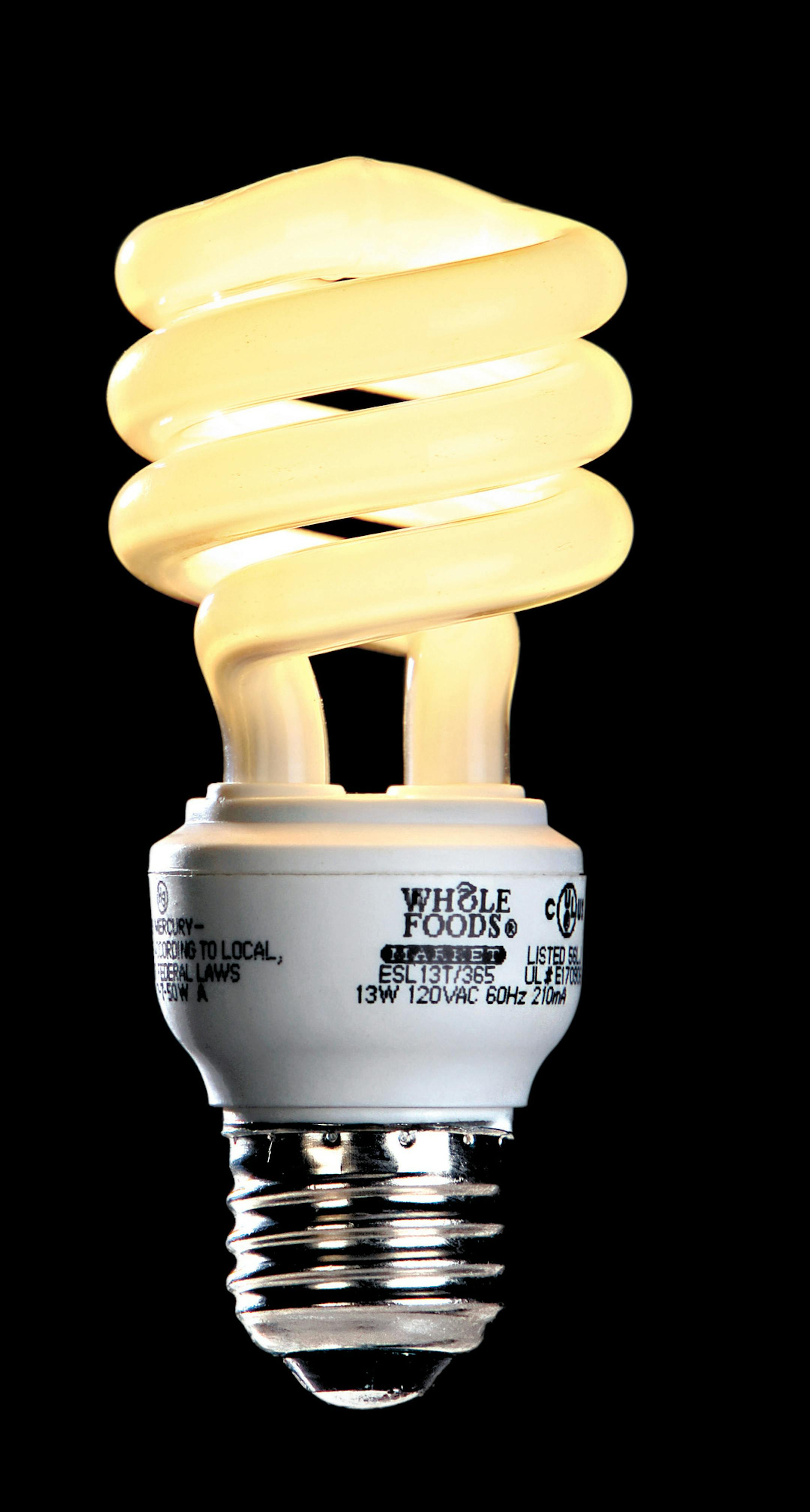 A 13-watt 800 Lumens CFL, compact florescent bulb. (Michael Bryant/Philadelphia Inquirer/MCT) ORG XMIT: 1135106