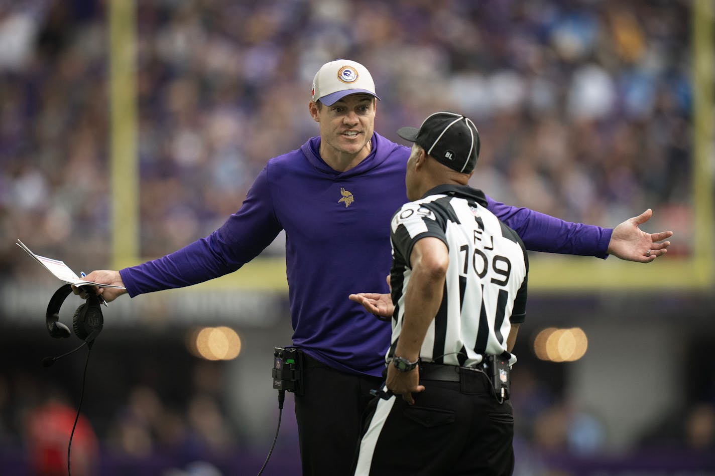 Vikings head coach Kevin O'sConnell did not like the challenge call in the first half Sunday September 24,2023 in Minneapolis, Minn. ] JERRY HOLT • jerry.holt@startribune.com