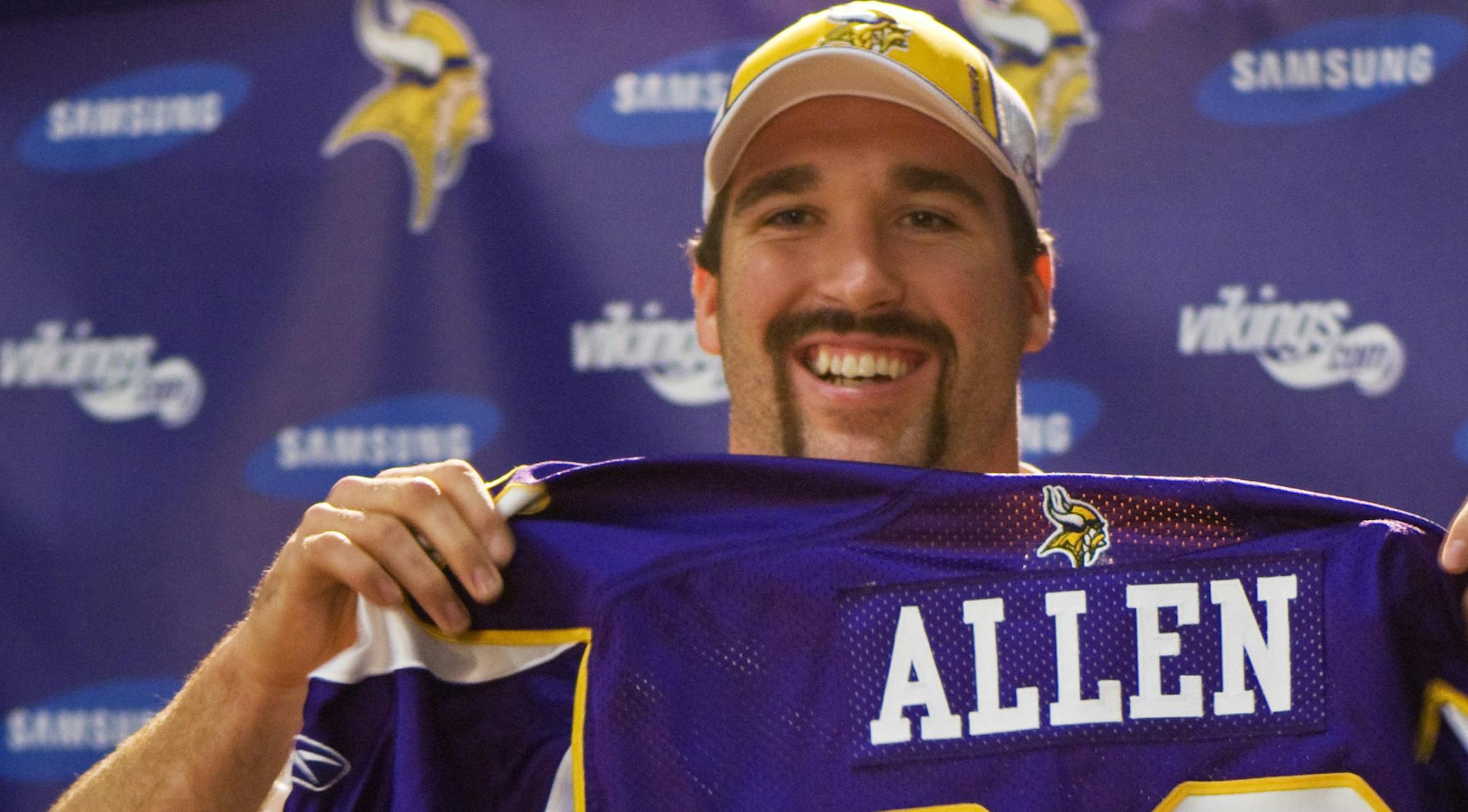 Jared Allen wore a grin when he signed with the Vikings in 2008. He said his time in Minnesota so far has passed quickly. His six-year, $73.5 million contract with the team expires in five weeks, and his future is uncertain.
