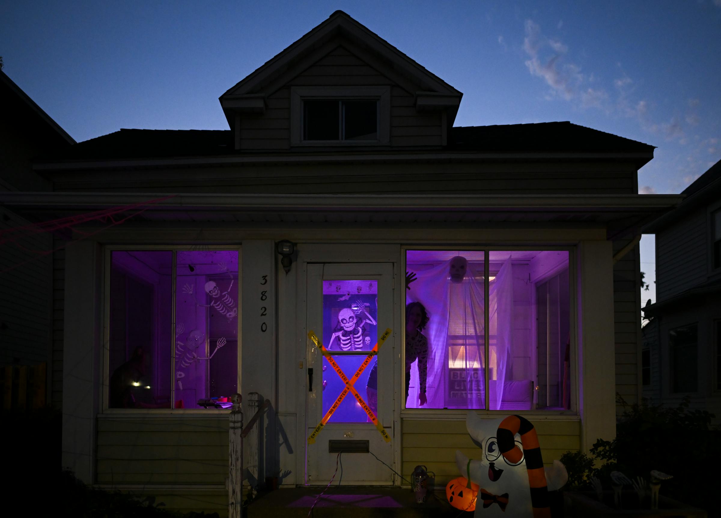 Halloween shopping remains high, starts early as Minnesotans seek viral decorations