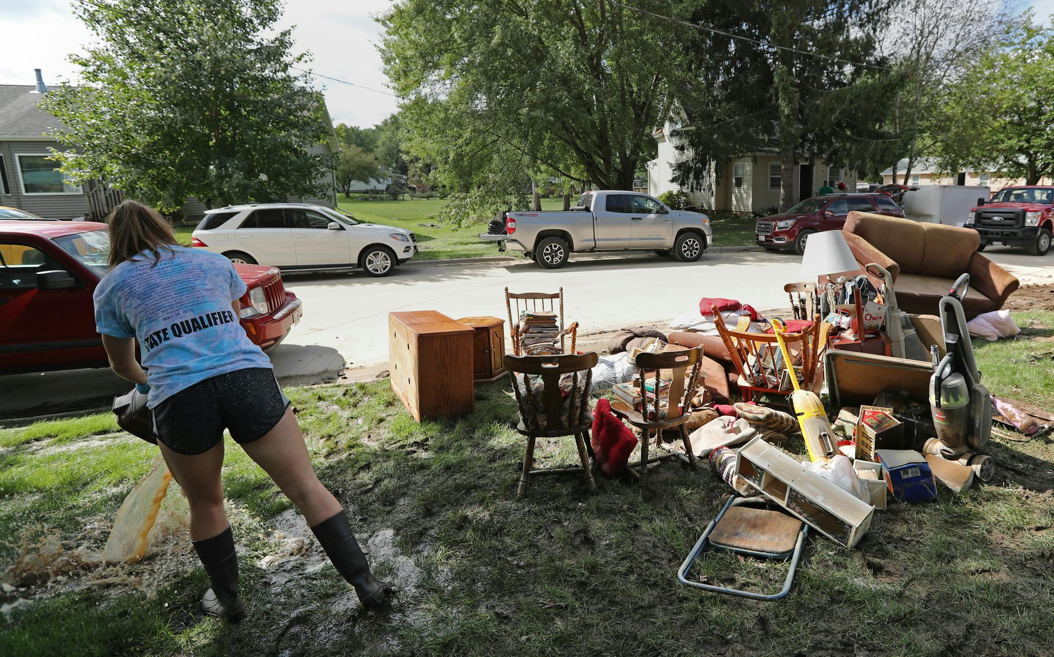 Volunteers helped clean up the home of Monte and Luetta Nelson in Coon Valley where they have lived since 1979. Monte said they rebuilt once after the basement flooded. The Nelsons had help cleaning up from relatives and student athletes from Westby High School. Monte was apologetic that he was unable to help more because he had just undergone kidney dialysis an hour before. ] Shari L. Gross ï shari.gross@startribune.com People in Coon Valley, Wisconsin were cleaning up two days after a flo