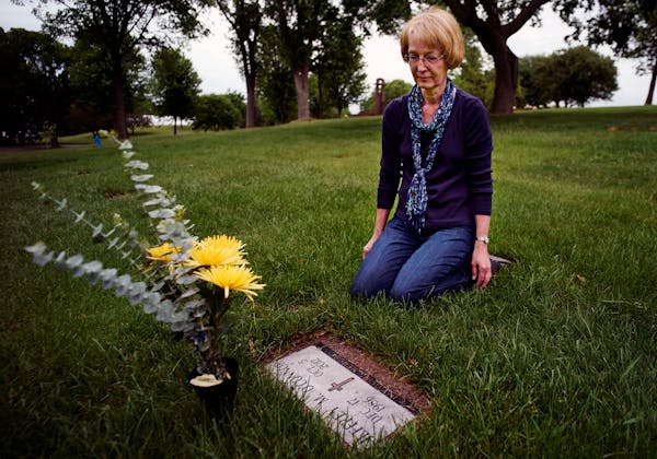 Beckie O'Connor visited her son Jeff's grave at Lakewood Cemetery in Minneapolis. She said she thinks her son would be alive had police handed the sit