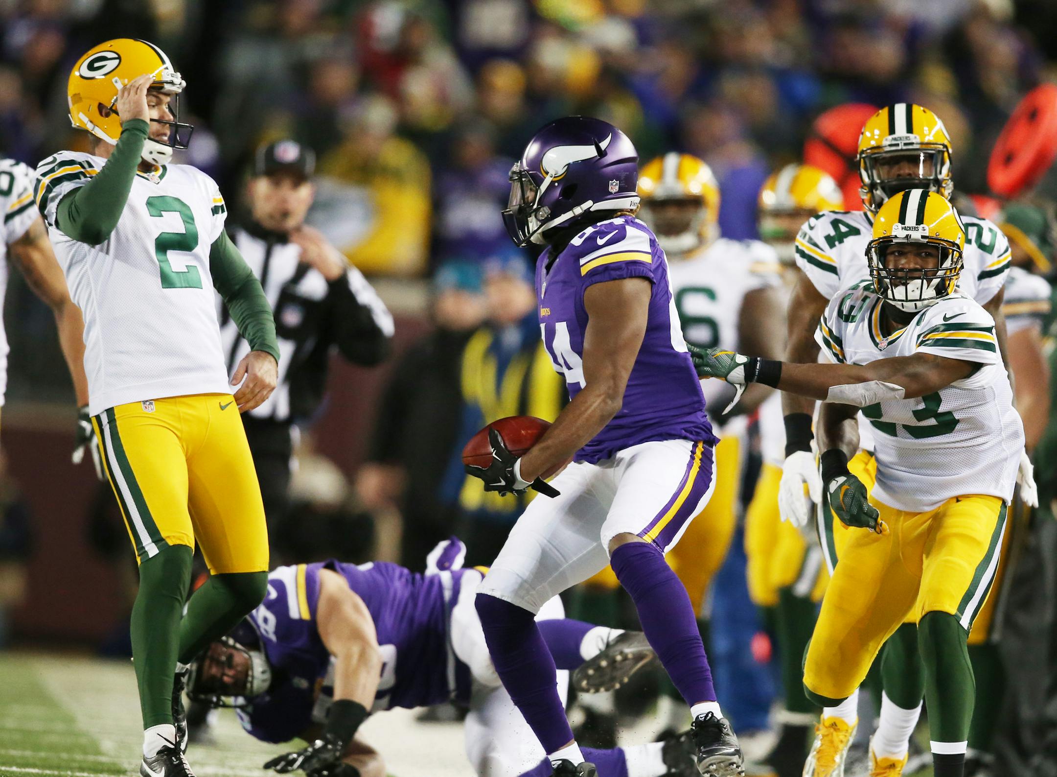 Minnesota Vikings wide receiver Cordarrelle Patterson (84) had a 52 yard kick off return in in the forth quarter but was call for unnecessary roughness, and given a 15 yard penalty on the play at TCF Bank Stadium Sunday November 22, 2015 in Minneapolis, MN. The Minnesota Vikings hosted the Green Bay Packers at TCF Bank Stadium.] Jerry Holt/ Jerry.Holt@Startribune.com