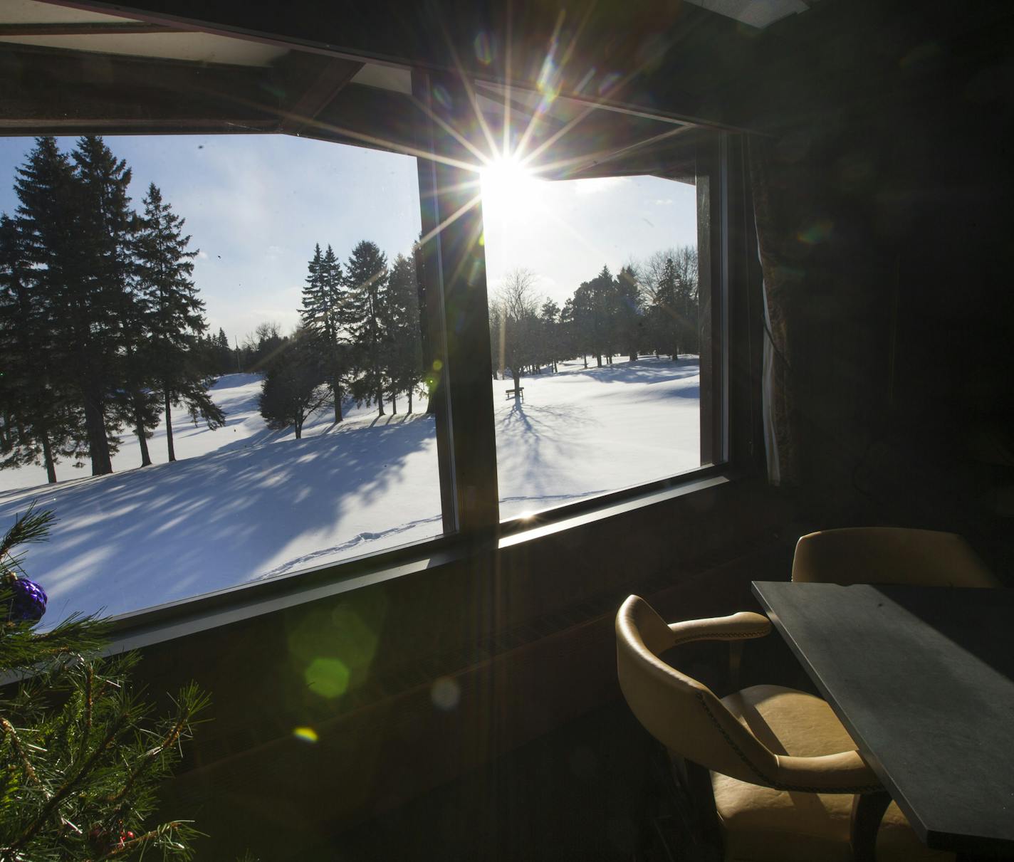 The Minnetonka Country Club photographed from inside the clubhouse on Friday, January 9, 2015, in Shorewood, Minn. ] REN&#xc9;E JONES SCHNEIDER &#x2022; renee.jones@startribune.com