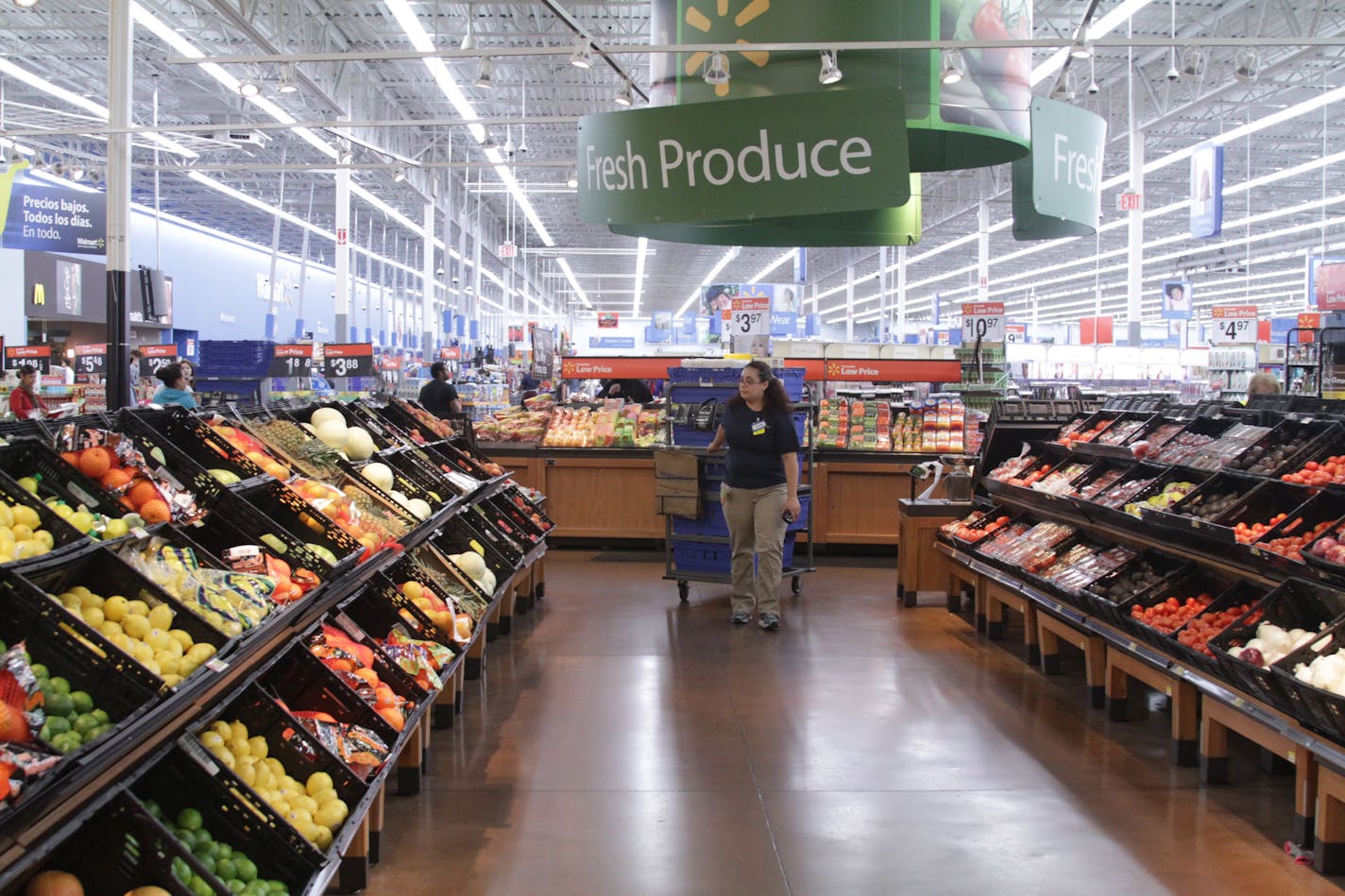 Image of Walmart fresh produce department.