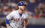 New York Mets first baseman Pete Alonso (20) runs to first base during the third inning of a baseball game against the Miami Marlins Friday, July 12, 