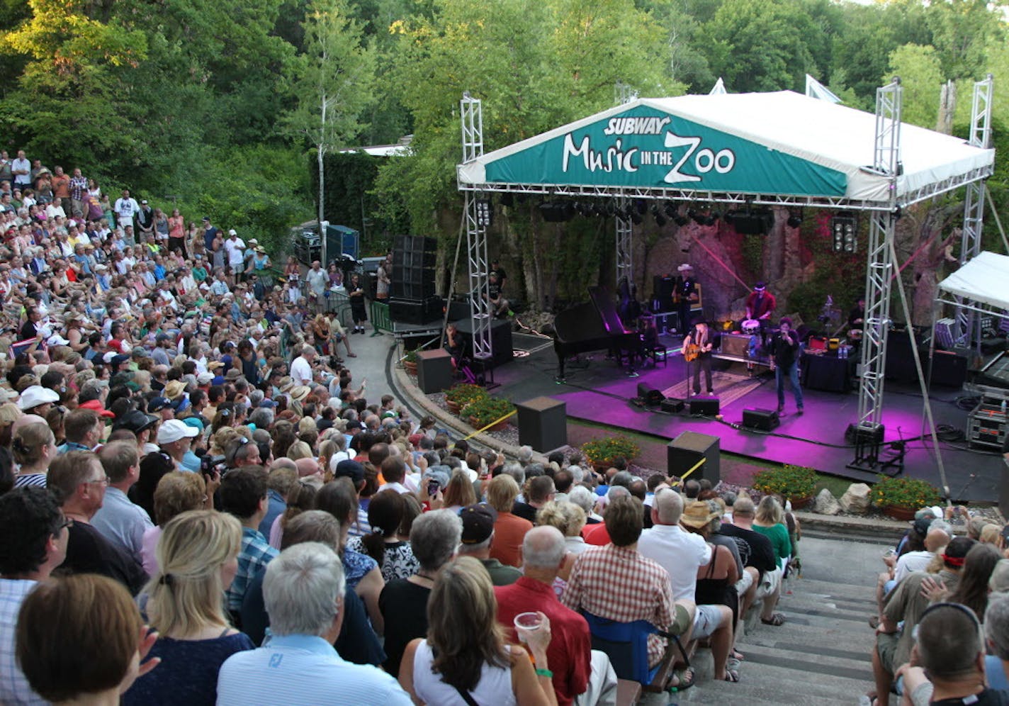 The Willie Nelson and Family played the Weesner Family Amphitheater, Apple Valley, MN, at the Minnesota Zoo Tuesday night to a sold-out crowd braving the 90 plus heat. ] TOM WALLACE tom.wallace@startribune.com ASSIGNMENT #20029772A SLUG/SAXO# 557073 willie 071713 EXTRA INFORMATION: review of Willie Nelson, 80, in his debut at MN Zoo