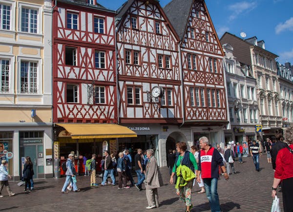 The 15th C. Judengasse, the official Jewish district, ran between these 14th-century half-timbered buildings on Simeonsstrafle and was chained shut at
