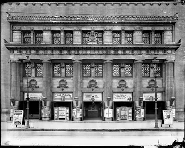 The Lyceum Theater in 1930. 