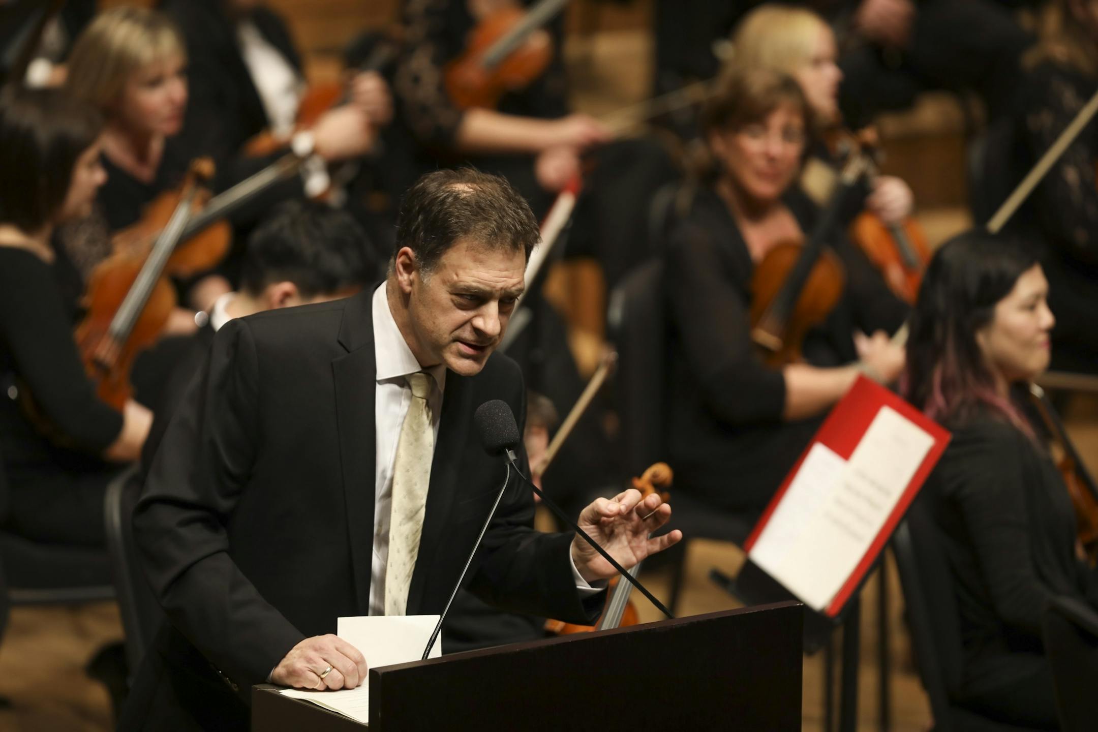 Principal cellist Anthony Ross recalled, as he eulogized Conductor Laureate Stanislaw Skrowczewski, how his attention to detail was such that he would focus on one 16th note in a symphony and do all he could to make sure it was performed correctly.