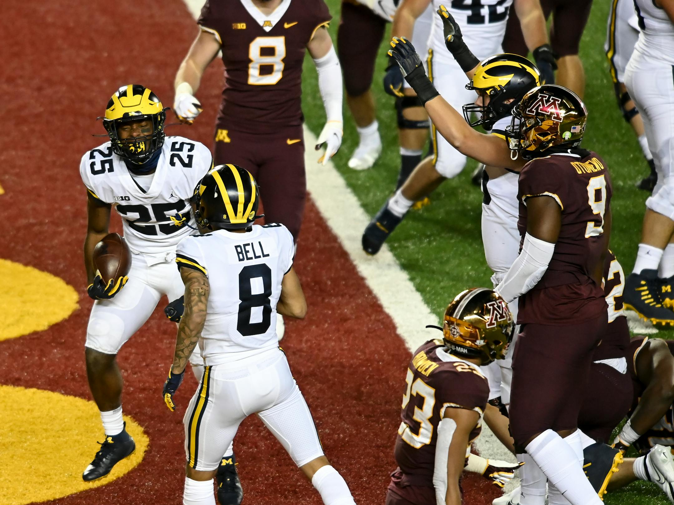Michigan running back Hassan Haskins celebrated a second-quarter touchdown against the Gophers.