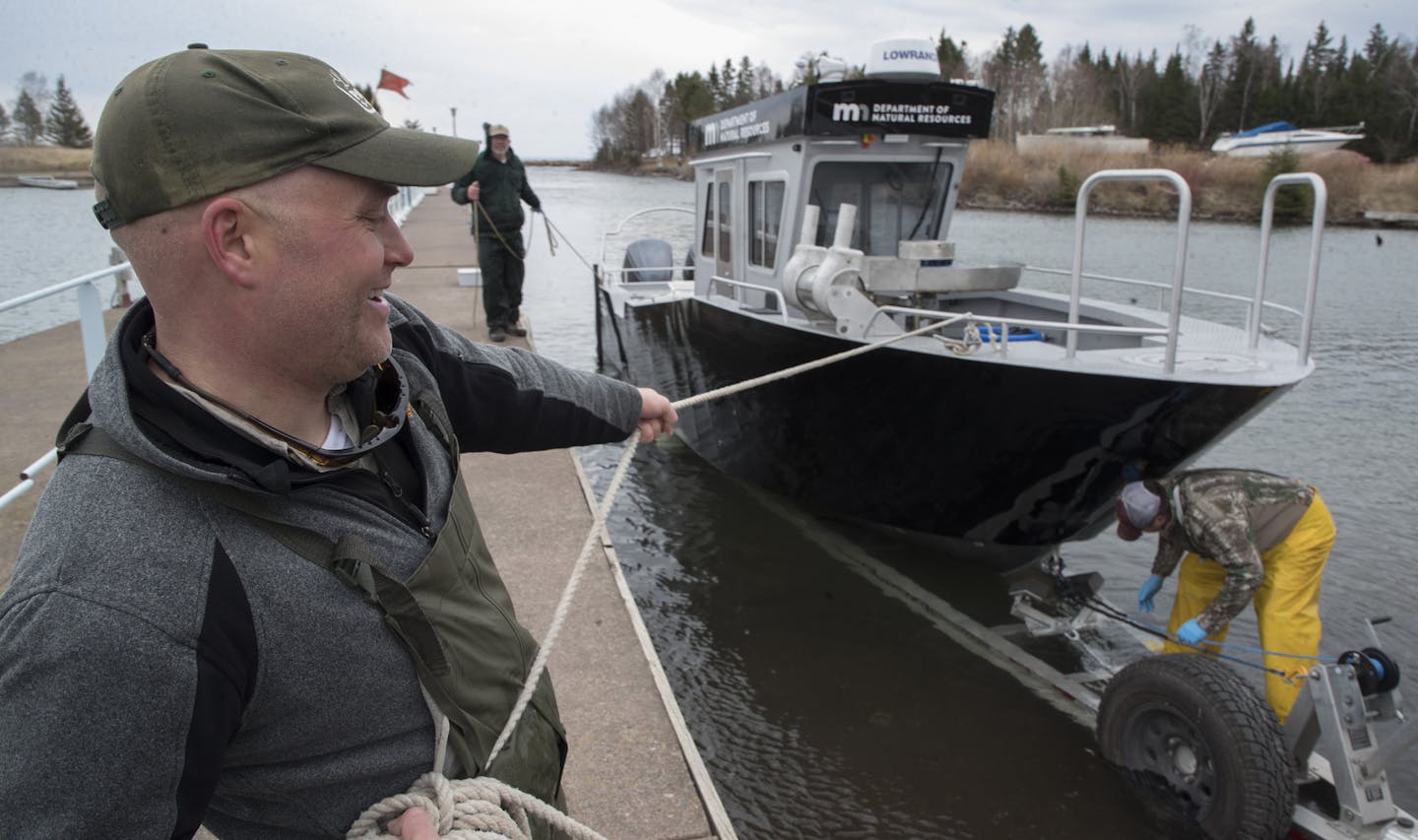 Cory Goldsworthy helped put the new DNR 31 foot boat on the trailer during an annual spring population survey on Lake Superior Tuesday May 8, 2018 in Duluth, MN. ] JERRY HOLT &#xef; jerry.holt@startribune.com