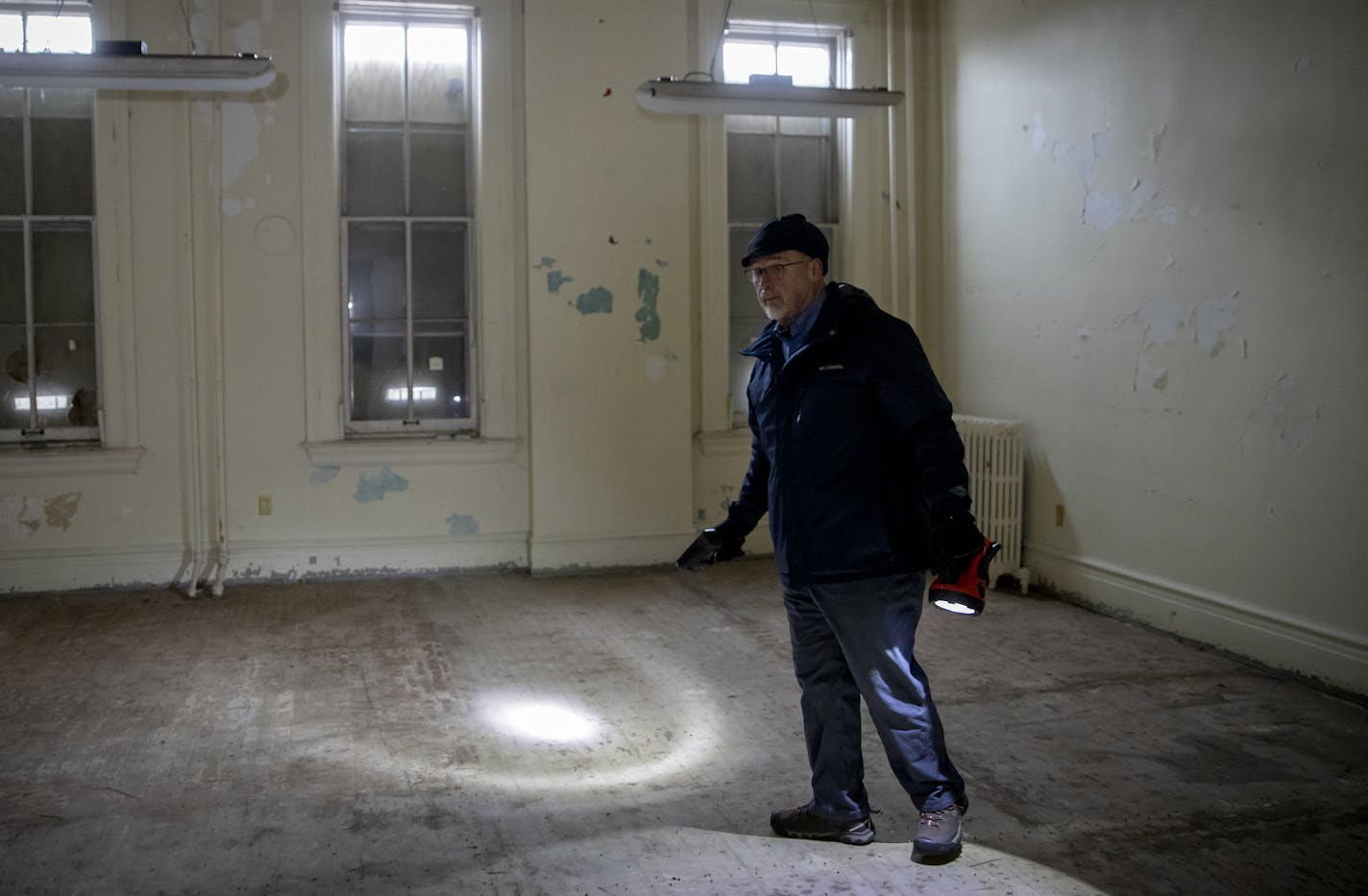 Larry Peterson gave a brief tour of three rooms in a building that will be renovated at Fort Snelling Upper Post, Wednesday, November 21, 2018 in St. Paul, MN. ] ELIZABETH FLORES &#xef; liz.flores@startribune.com