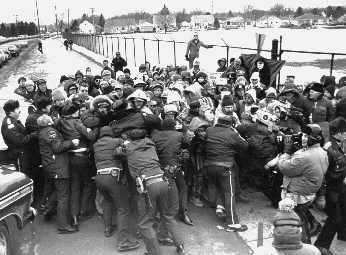 March 11, 1986 Austin police struggled to hold back P-9 protesters Monday morning at the gates to Hormel headquarters. Joseph W. Heegard, Minneapolis Star Tribune ORG XMIT: MIN2015070919372471