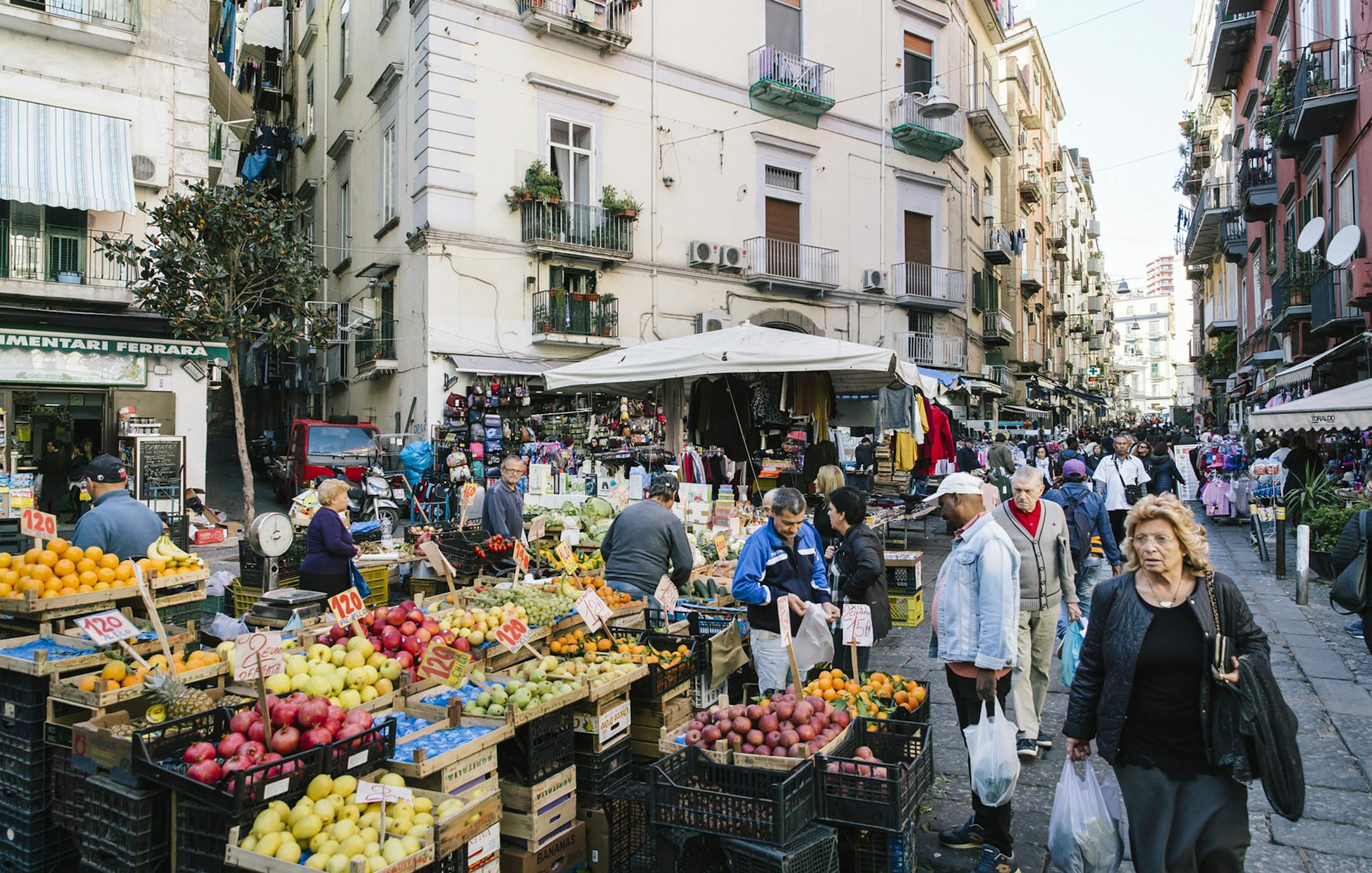 The Pignasecca market in Montesanto, a neighborhood in the historical center of Naples, Italy, Nov. 8, 2018. Italy’s economy shrank for a second quarter while the eurozone barely grew, new data showed, raising concern about a global slowdown. (Gianni Cipriano/The New York Times)