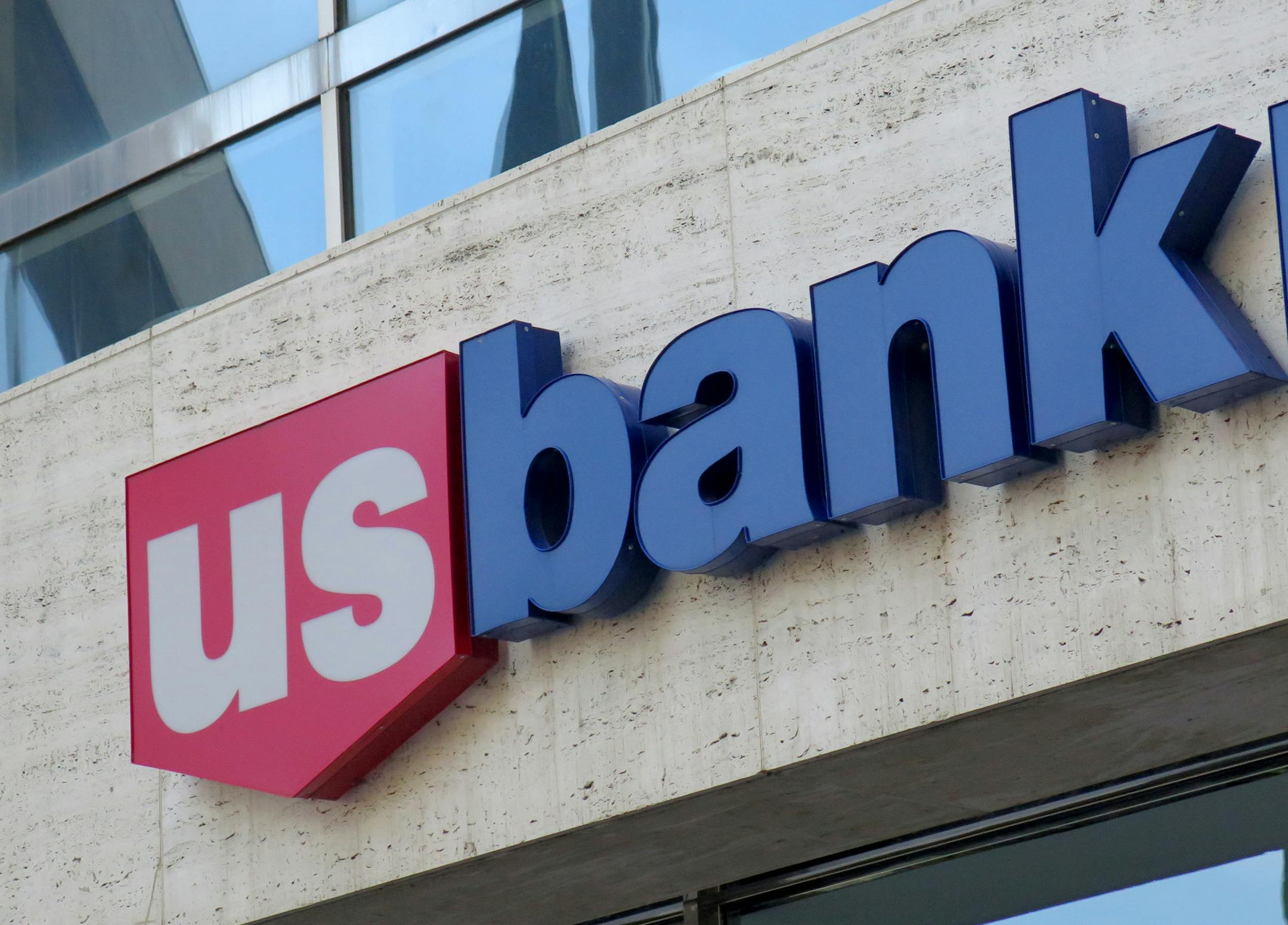 U S Bank announces good results in quarterly earnings, signage at one of their Minneapolis buildings. ] Tom Sweeney, April 15, 2015