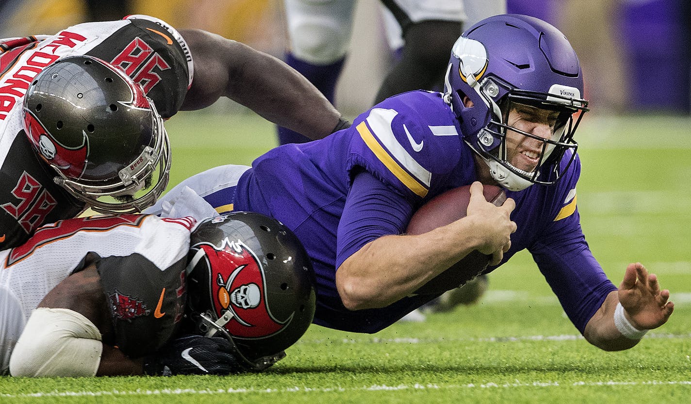 Minnesota Vikings quarterback Casey Keenum ran for a first down in the fourth quarter. ] CARLOS GONZALEZ &#xef; cgonzalez@startribune.com - September 24, 2017, Minneapolis, MN, NFL, US Bank Stadium, Minnesota Vikings vs. Tampa Bay Buccaneers