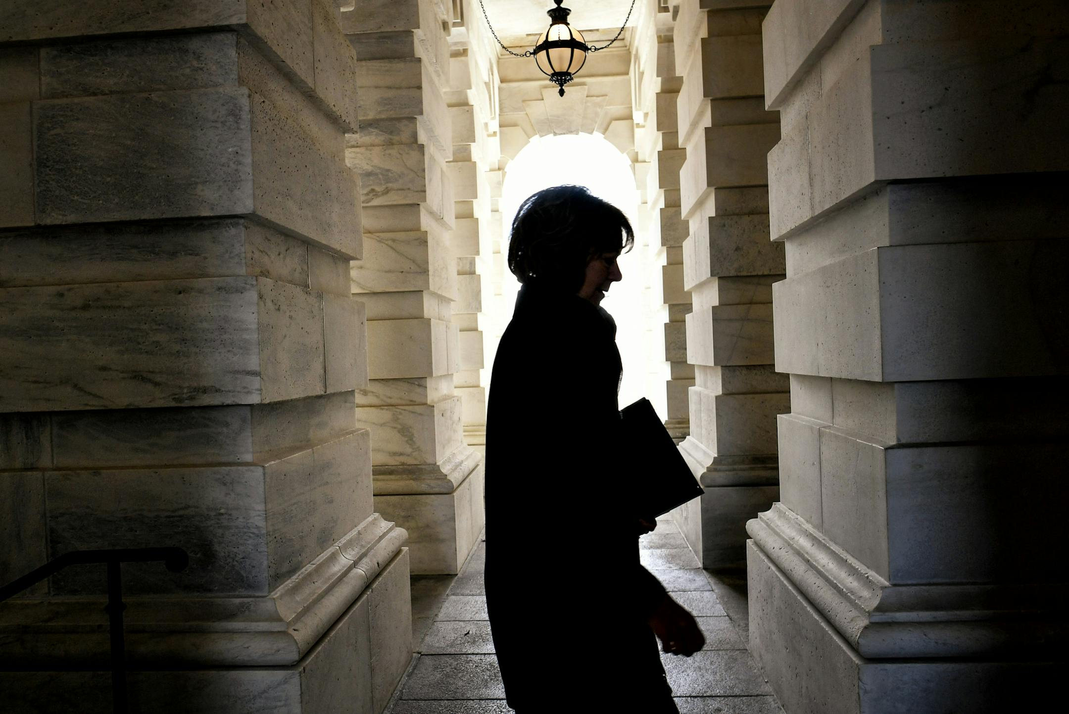 Senator Tina Smith entered the U.S. Capitol Wednesday morning to be sworn in as Minnesota's Senator. ] GLEN STUBBE ï glen.stubbe@startribune.com Wednesday, January 3, 2018 Tina Smith is sworn in as Minnesota's junior U.S. senator, replacing Al Franken the day after he resigns.