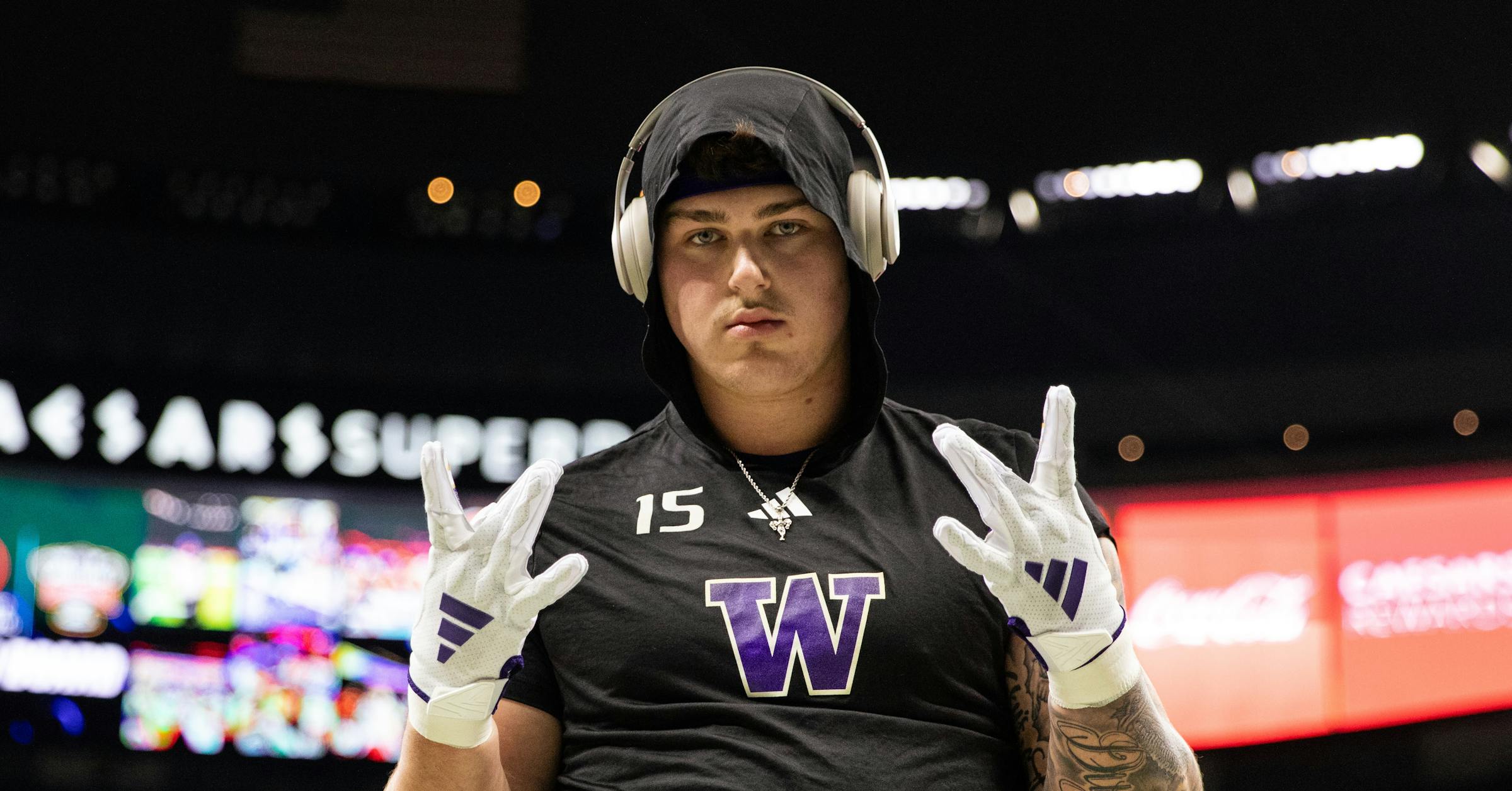 Washington Huskies edge rusher Zach Durfee is a Minnesotan to watch this season