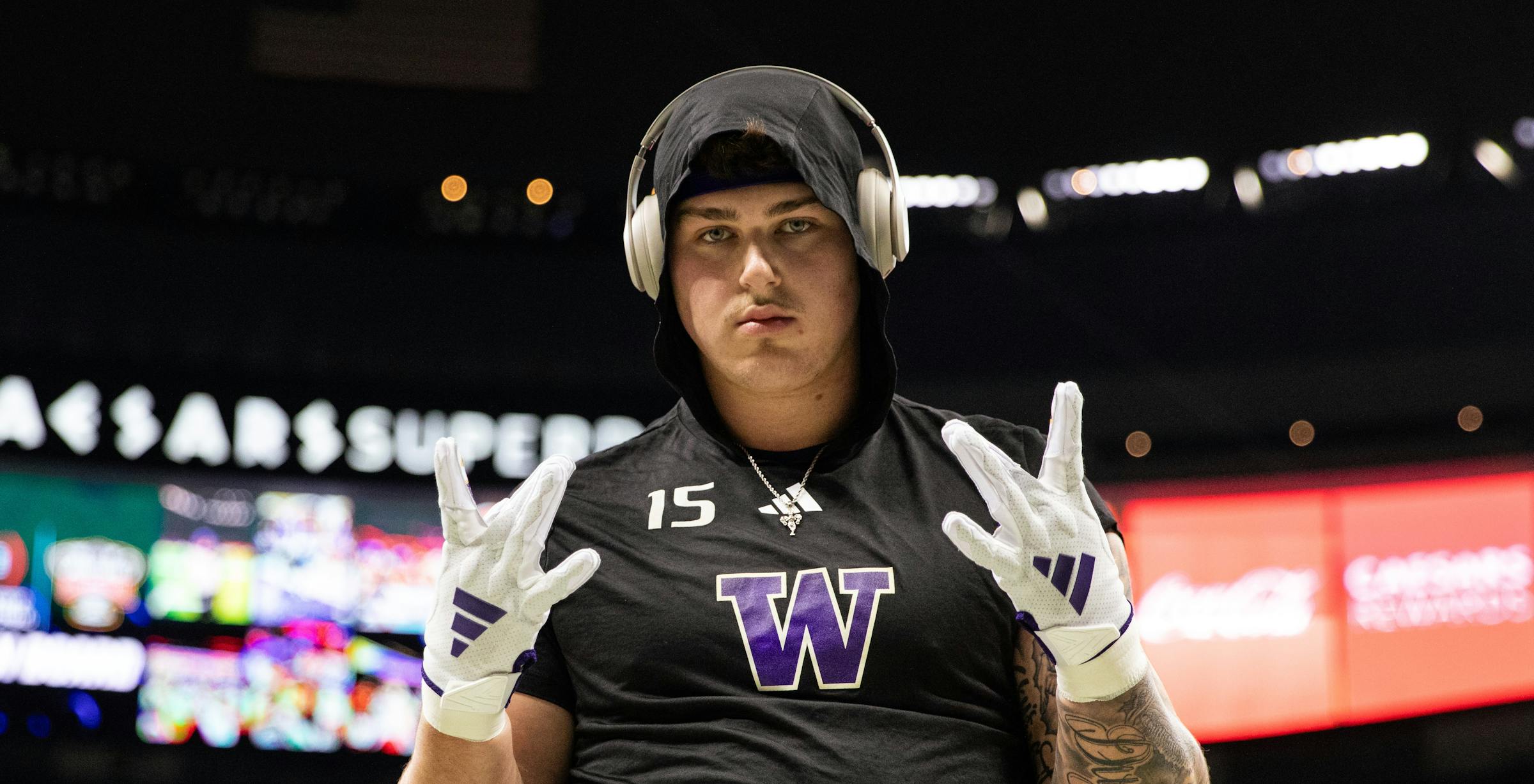 Washington Huskies edge rusher Zach Durfee is a Minnesotan to watch this  season