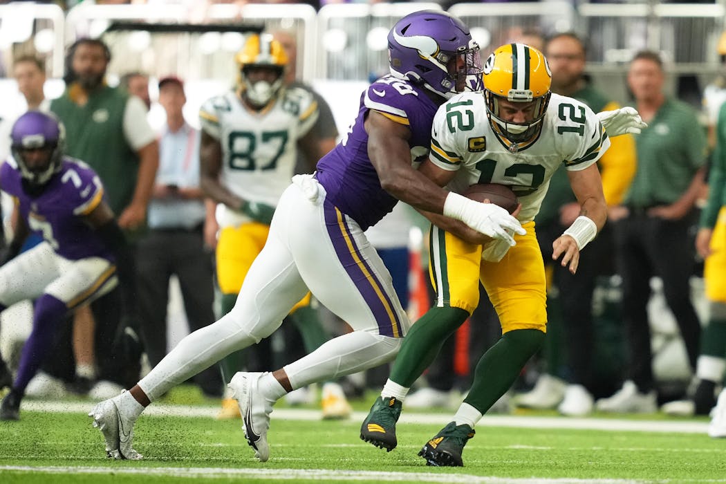 D.J. Wonnum helped make it a long day for Packers quarterback Aaron Rodgers in Week 1. 