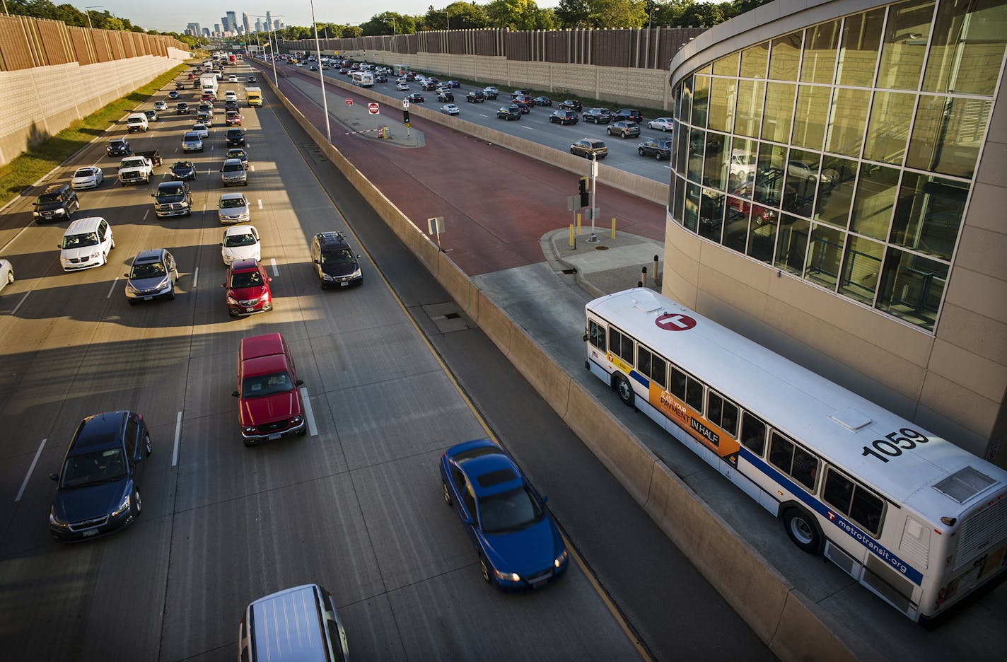 The planned Orange Line, a $150 million bus-rapid transit project along I-35W, will likely get a much nicer response from state lawmakers than either light-rail project currently in the works. The line, linking Burnsville with downtown Minneapolis, is slated to begin service in 2017 and will be using the station at 46th St. and I-35W. ]Richard Tsong-Taatarii/rtsong-taatarii@startribune.com ORG XMIT: MIN1509210947420002