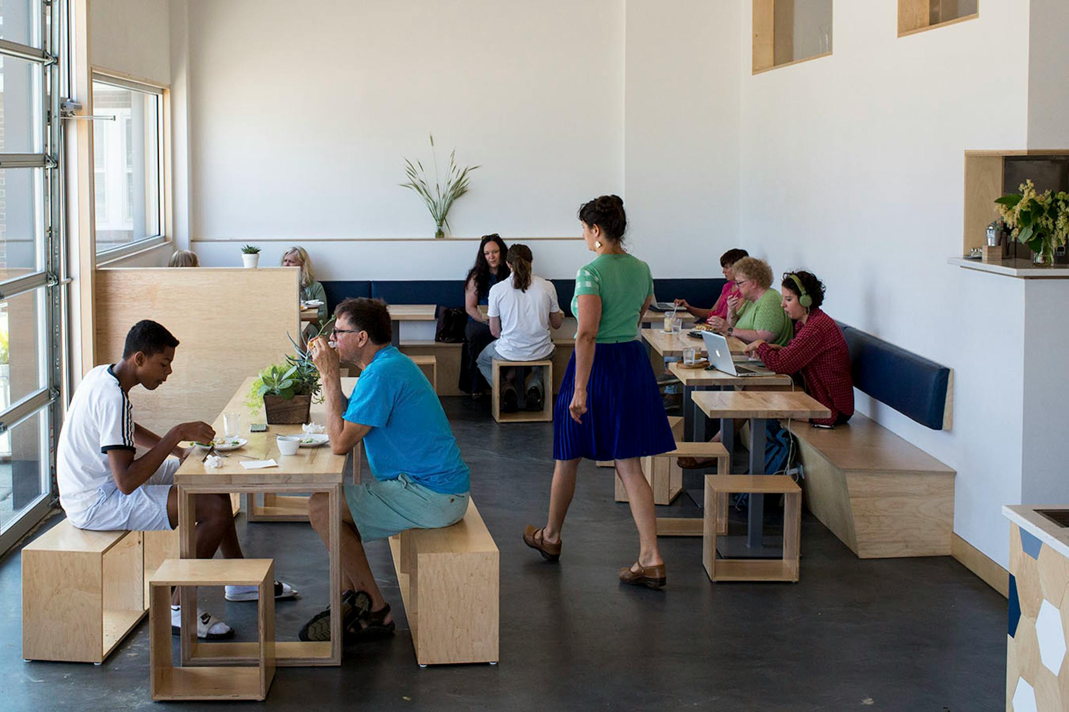 Customers sit at Kickapoo Coffee after the Viroqua location opened in May 2017. ] COURTNEY PEDROZA • courtney.pedroza@startribune.com June 22-24, 2017; Wisconsin restaurants, cafes, bars, bakeries and breweries; Dining along the Mississippi River.