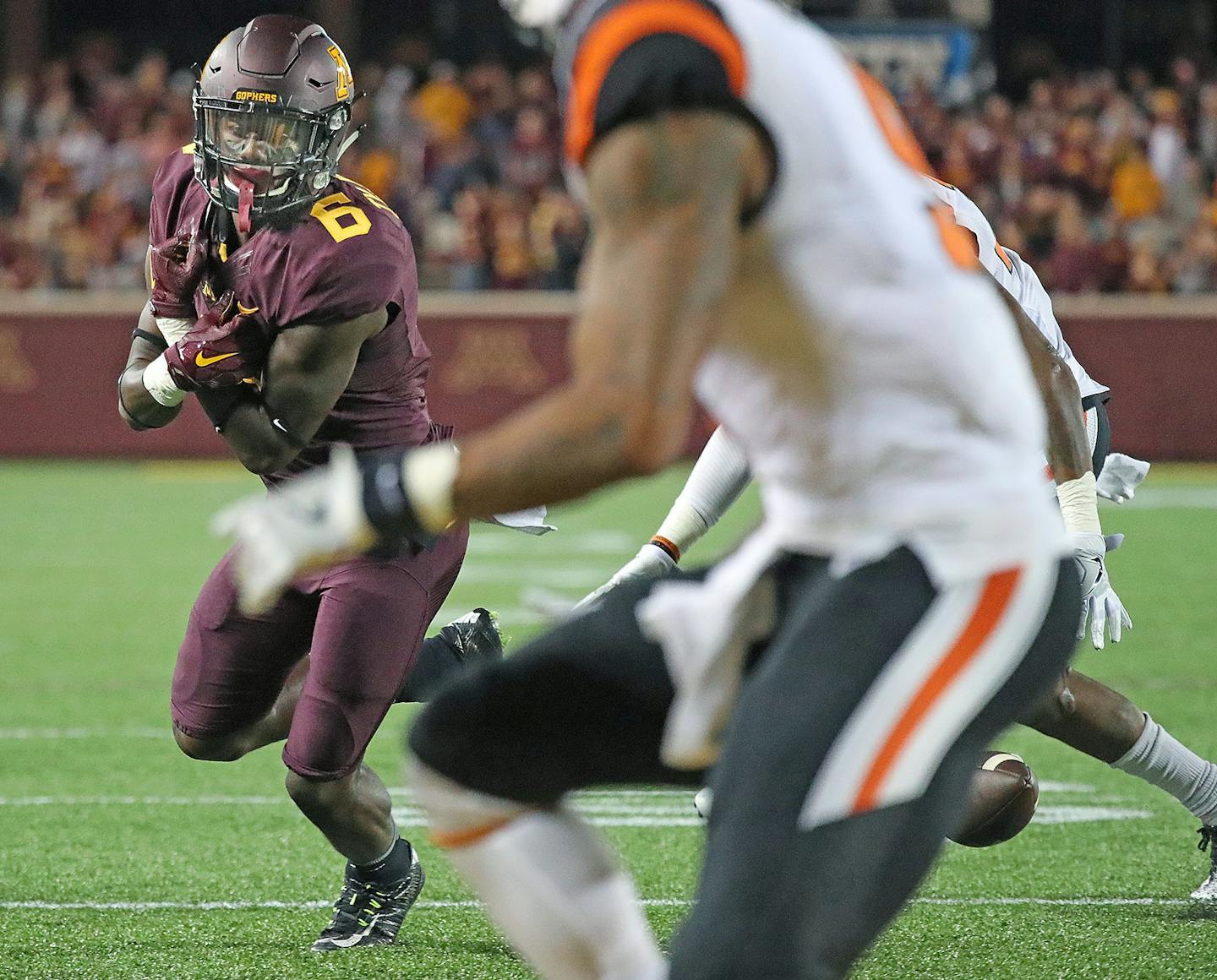 Minnesota Gophers wide receiver Tyler Johnson missed a pass by Mitch Leidner in an attempt for two points in the fourth quarter as the Gophers took on Oregon State at TCF Bank Stadium, Thursday, September 1, 2016 in Minneapolis, MN. ] (ELIZABETH FLORES/STAR TRIBUNE) ELIZABETH FLORES &#x2022; eflores@startribune.com