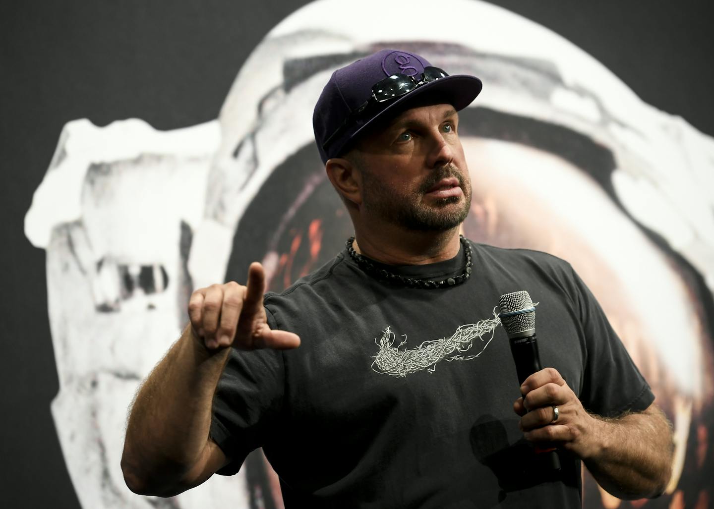 Garth Brooks spoke to the media Friday. ] Aaron Lavinsky &#xa5; aaron.lavinsky@startribune.com Country superstar Garth Brooks spoke to the media during a press conference on Friday, May 3, 2019 at US Bank Stadium in Minneapolis, Minn.