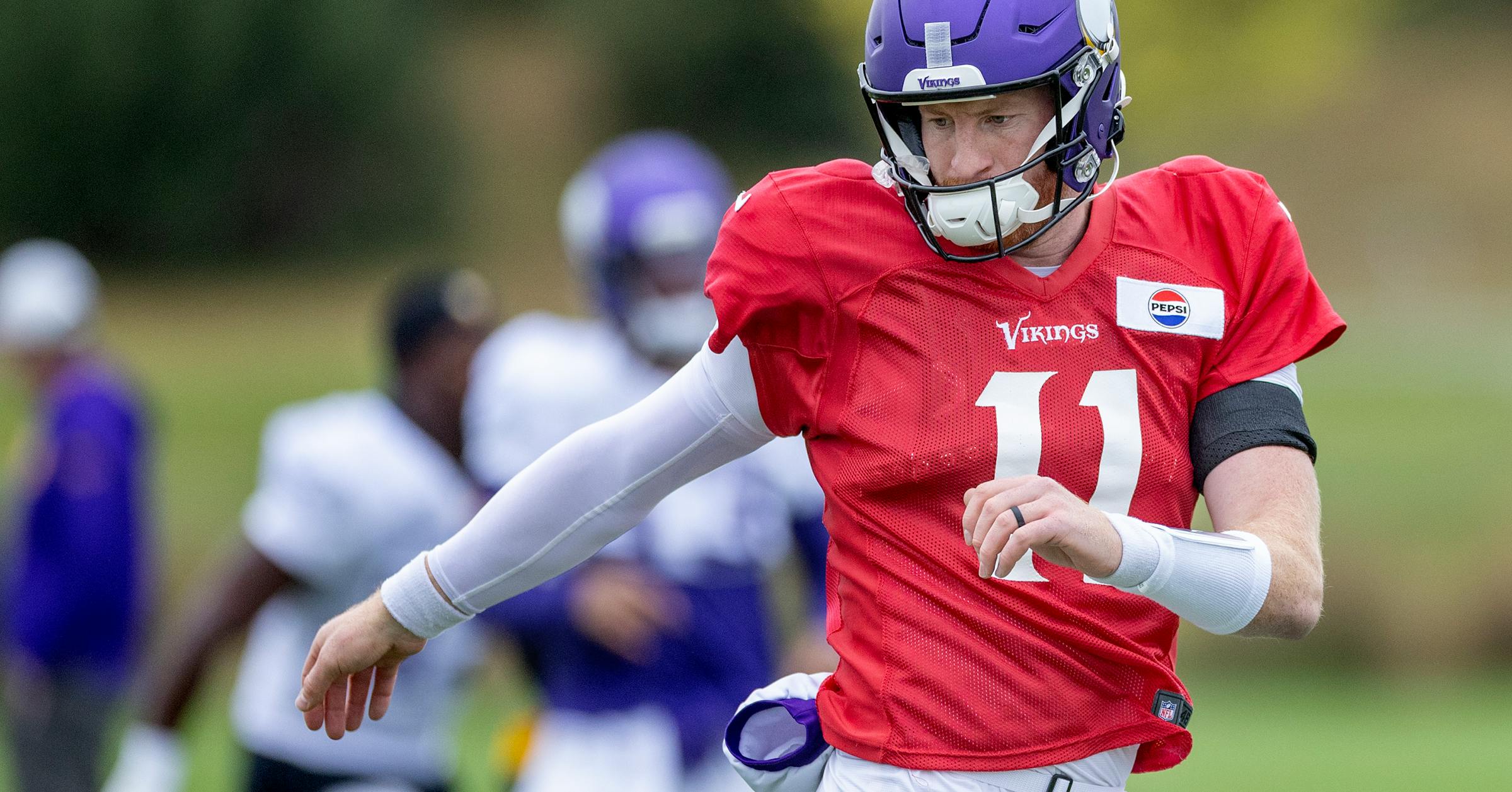 Signs point to Carson Wentz starting at QB for the Vikings Signs point to Carson Wentz starting at QB for the Vikings
