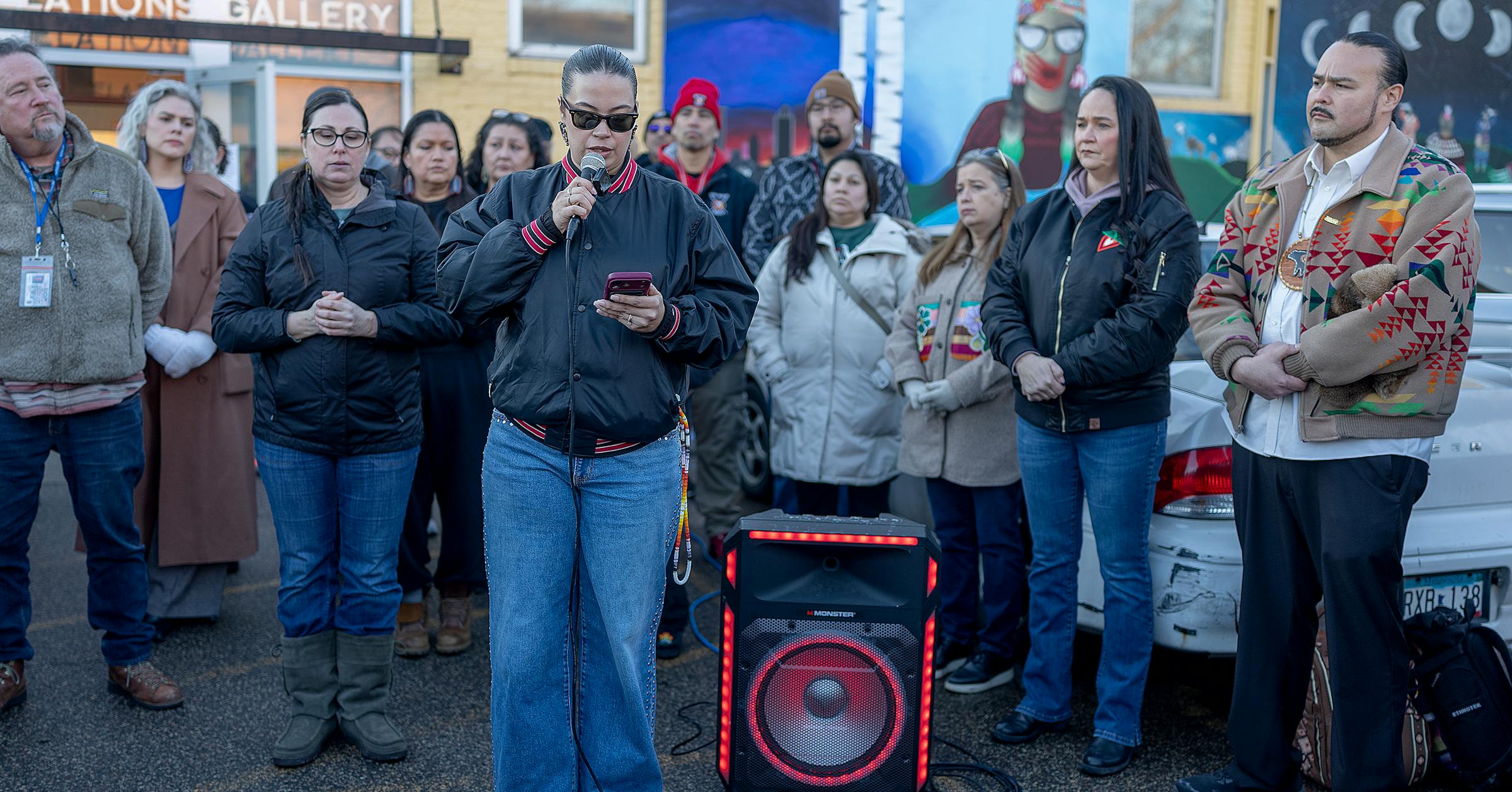 Stammesführer sagen, dass ICE bei Razzien gegen Einwanderer amerikanische ...