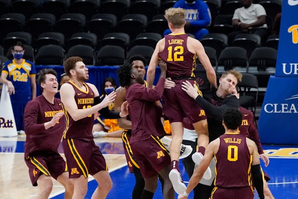 Johnson's Gophers still undefeated. What we learned from win over Pitt