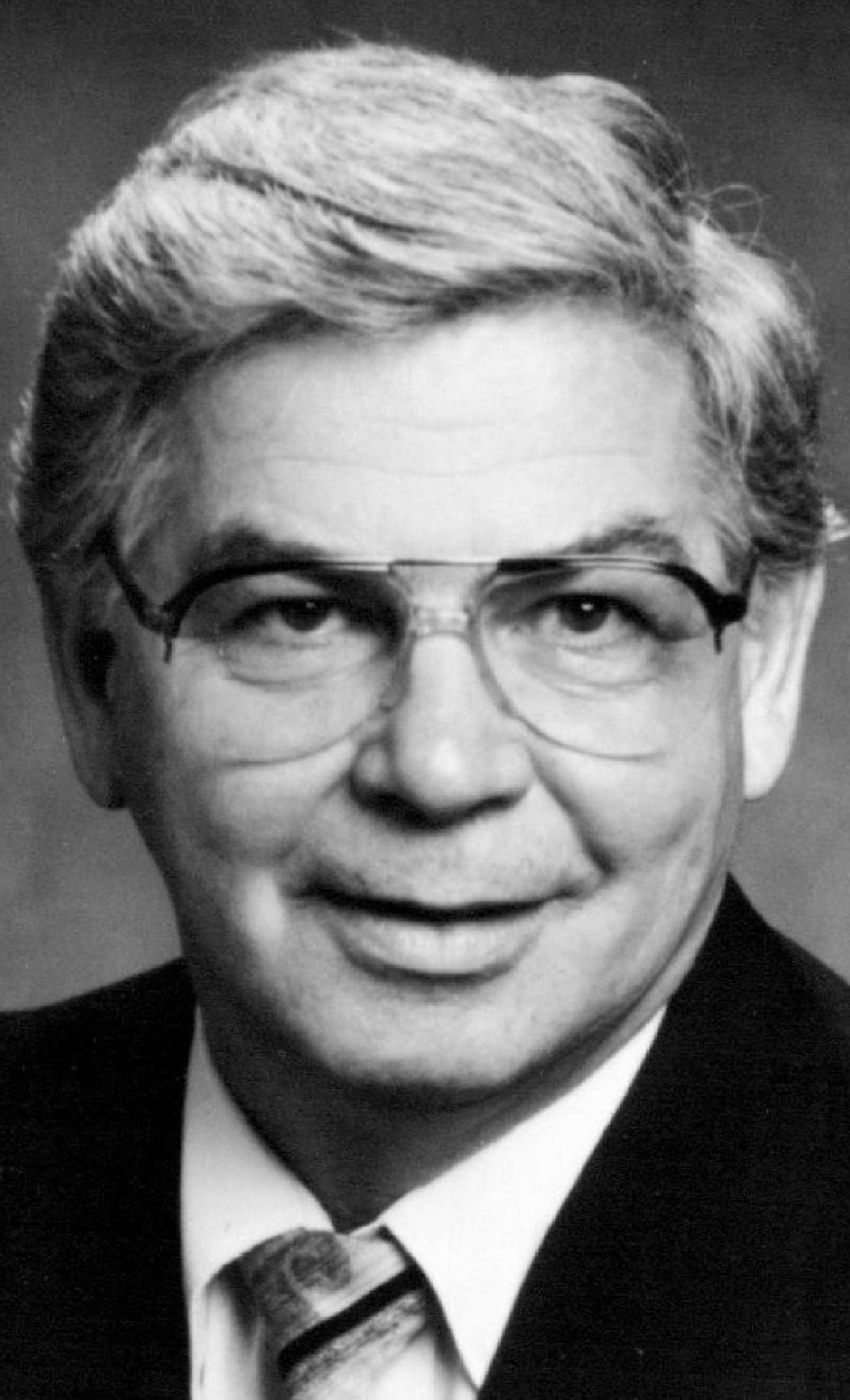July 24, 1988 Well-being of family farmers and our rural communities." Personal Heroes: Hubert Hum Willis Eken is president of the Minnesota Farmers Union. Age:57. Birthplace: Ada, Minn. Family: Wife, Betty: sons, Loren, Lee and Kent, four grandchildren. Schooling: Graduate of Twin Valley High School. Willis Eken - President Minnesota Farmers Union 1984