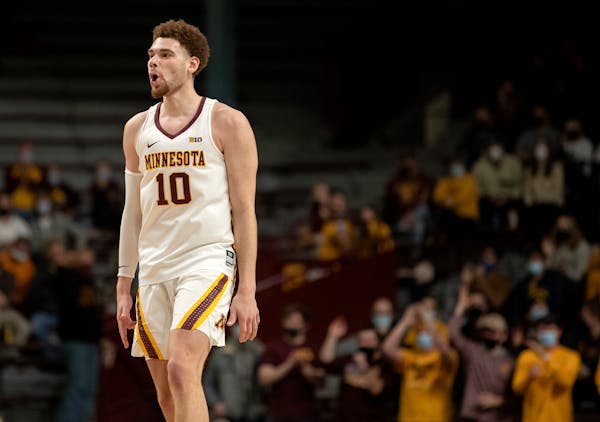 Sophomore forward Jamison Battle led the Gophers with 23 points in the victory over Green Bay, including 15 points in the first half.