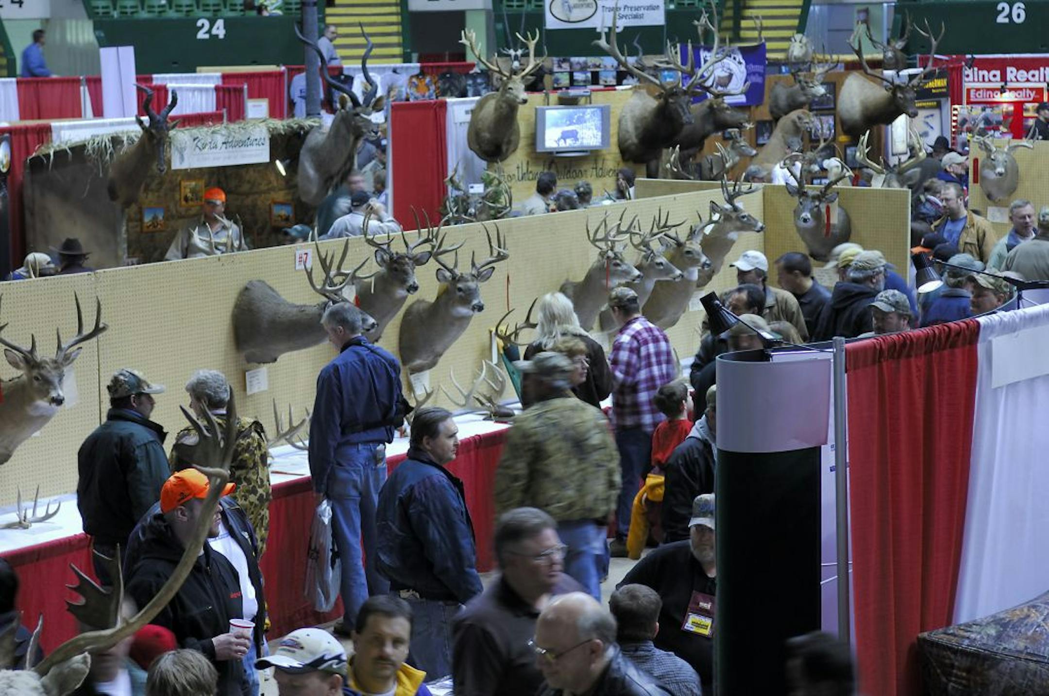 The main attraction at the Minnesota Deer Classic? Large anters.