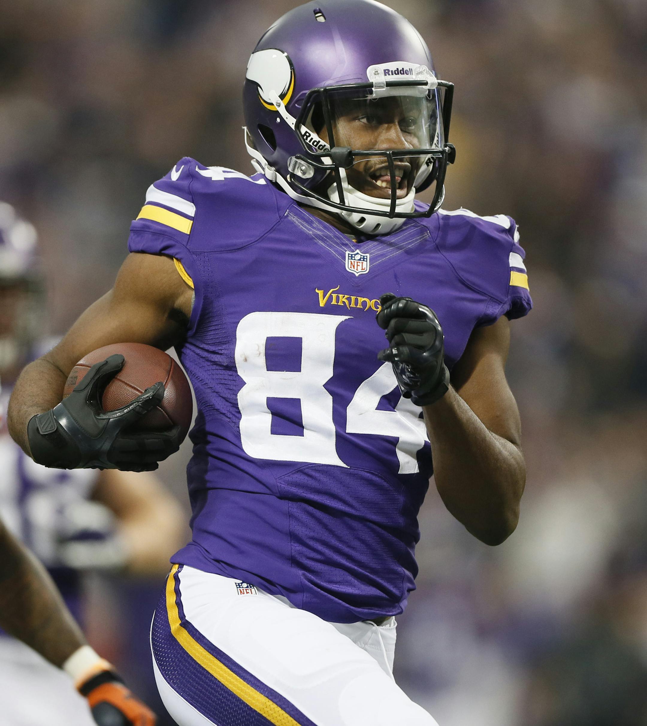 Minnesota Vikings wide receiver Cordarrelle Patterson (84) scored on a 33 yard pitch and catch in the second quarter during NFL action between the Minnesota Vikings and the the Chicago Bears at Mall of America Field Sunday December 01, 2013 in Minneapolis , MN . ] JERRY HOLT ‚Ä¢ jerry.holt@startribune.com