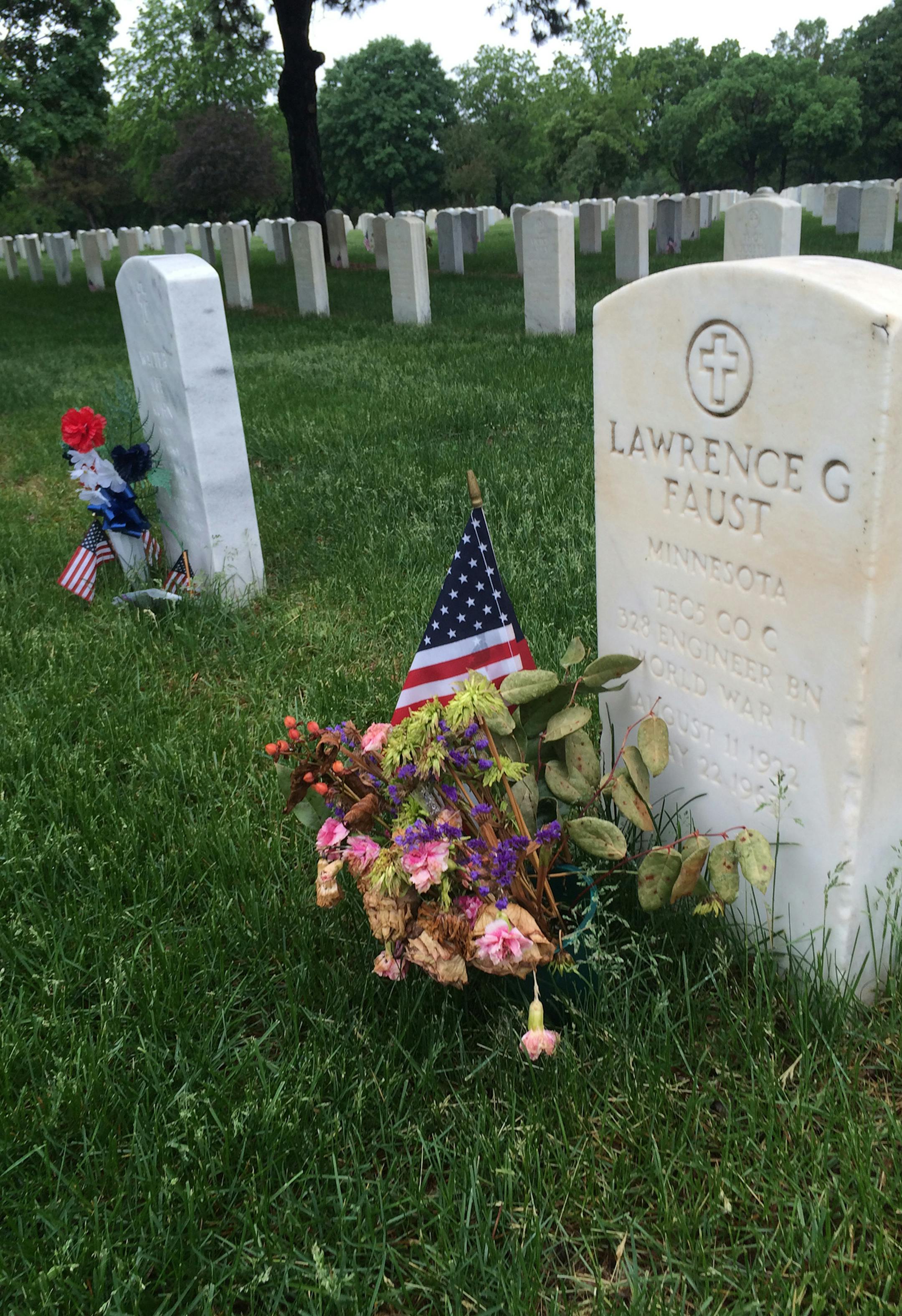 Eagan Eagle Scout scouring headstones of vets Photo by Erin Adler