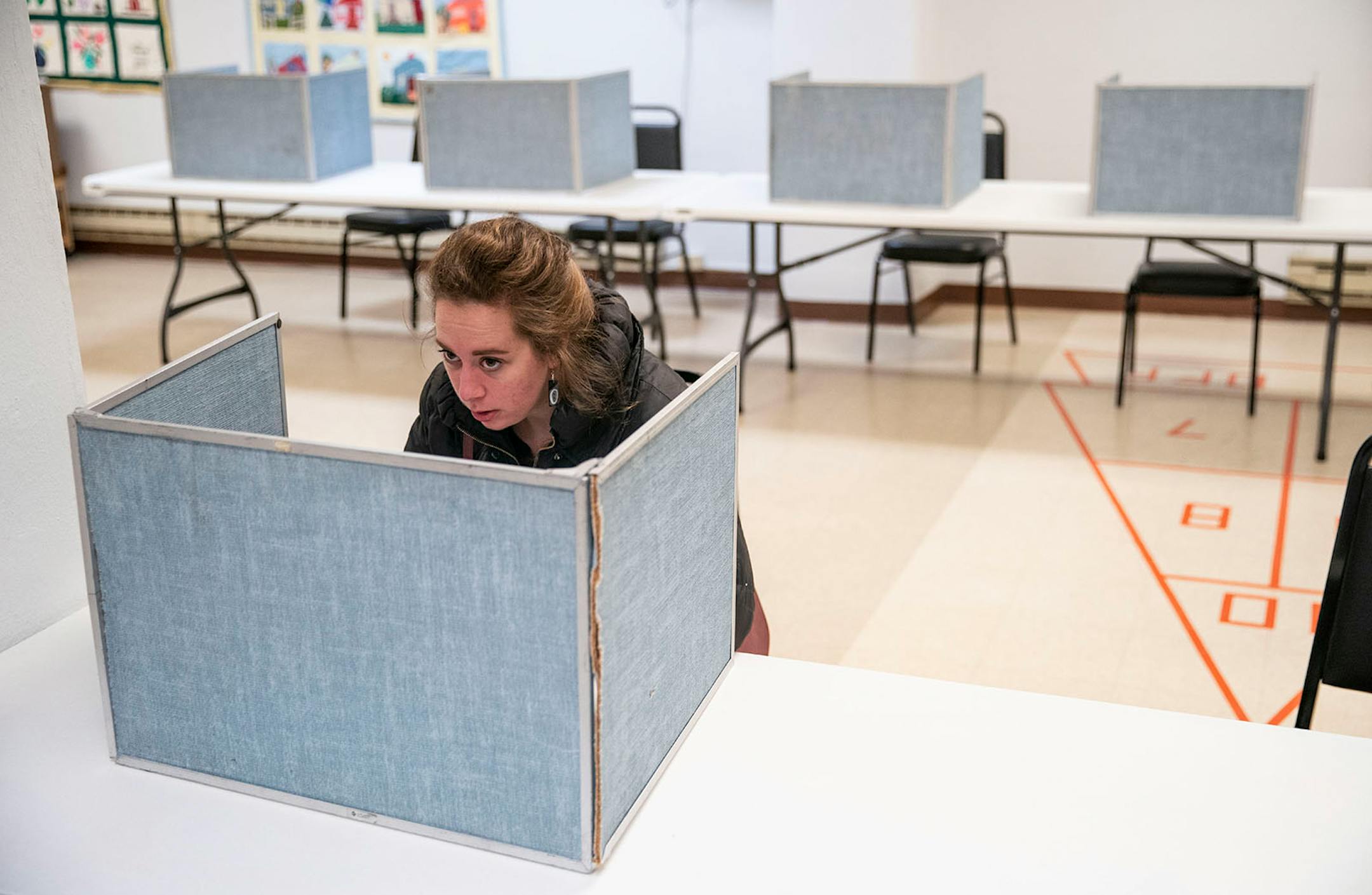 Jevne Billiet cast her vote in the presidential primary in Duluth's 29th precinct on Super Tuesday morning.