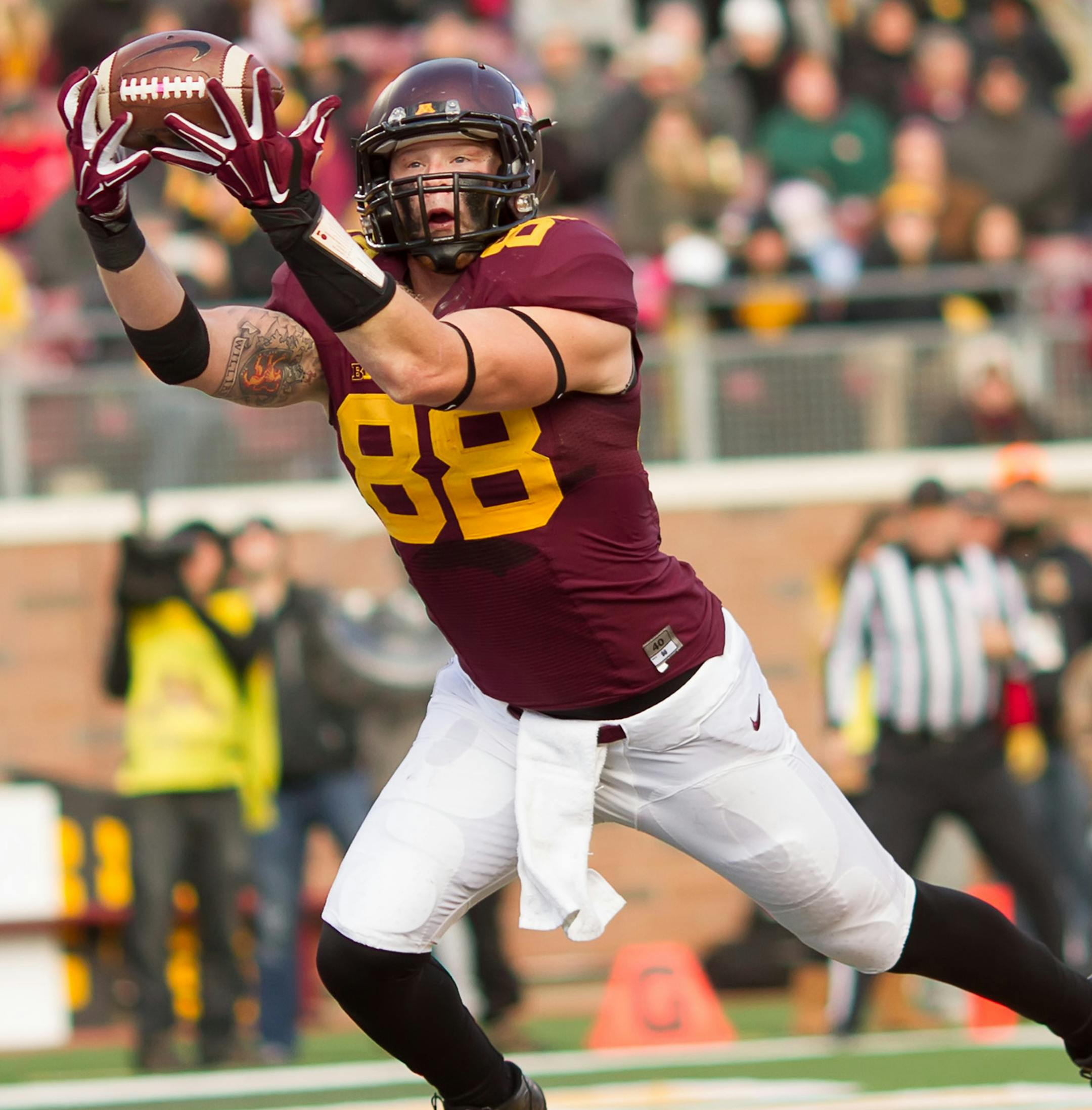 2014-11-8 Minnesota Gophers vs Iowa Hawkeyes ORG XMIT: MIN1411081715210101